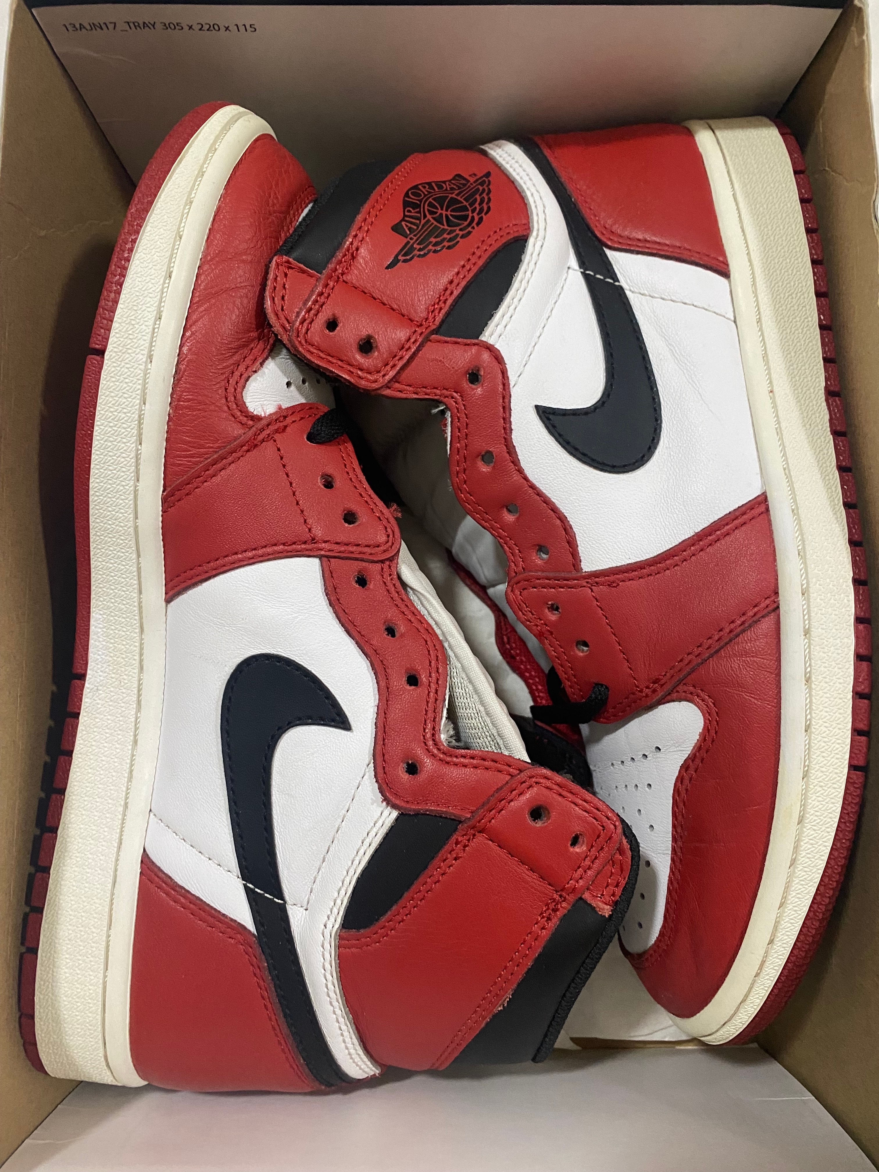 Nike Air Jordan 1 Retro High "Chicago" (2015)