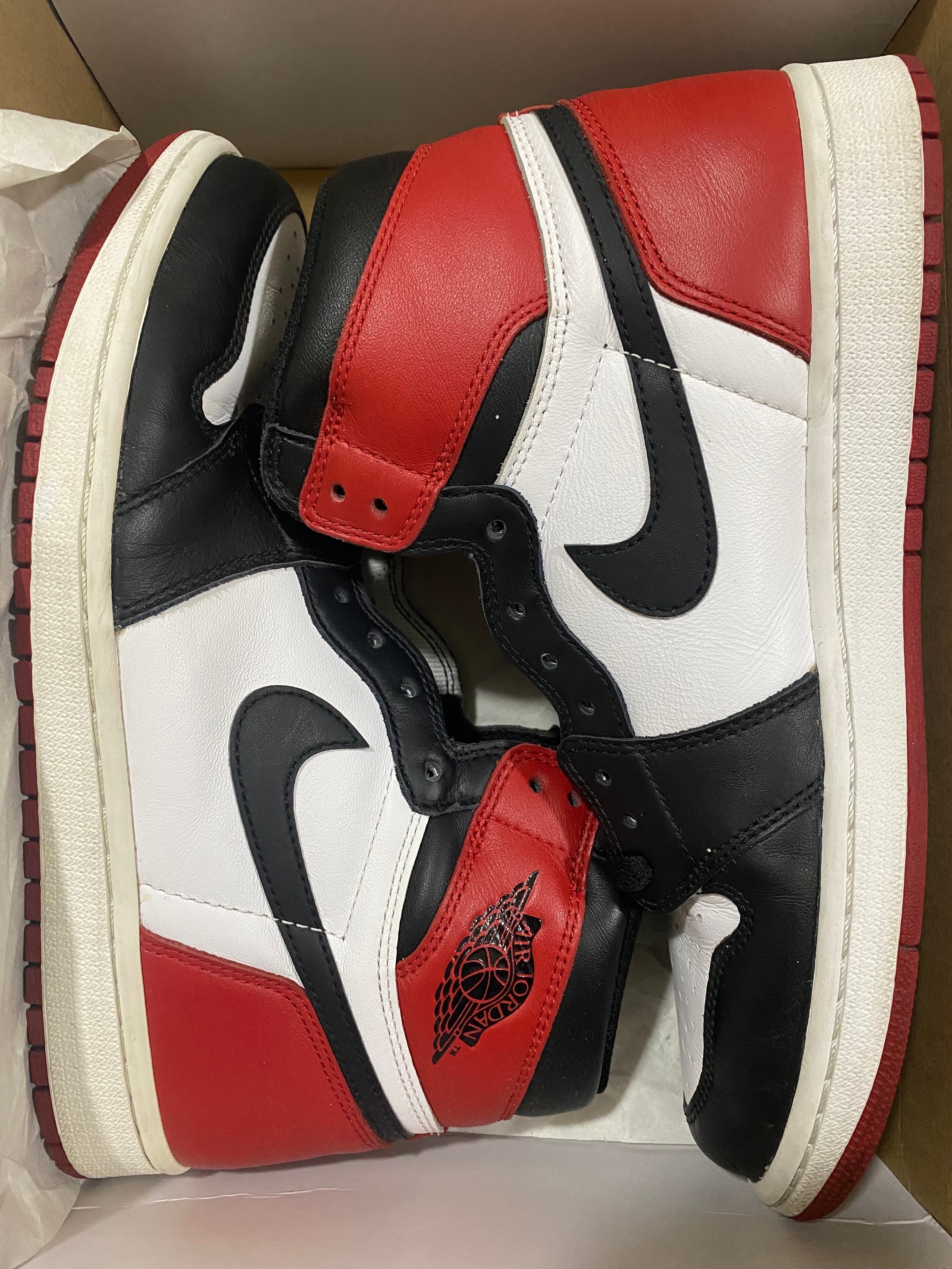 Nike Air Jordan 1 Retro High OG "Black Toe"