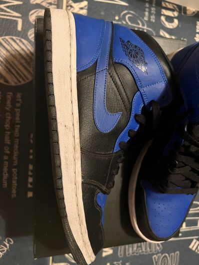 Nike Air Jordan 1 Mid "Hyper Royal"