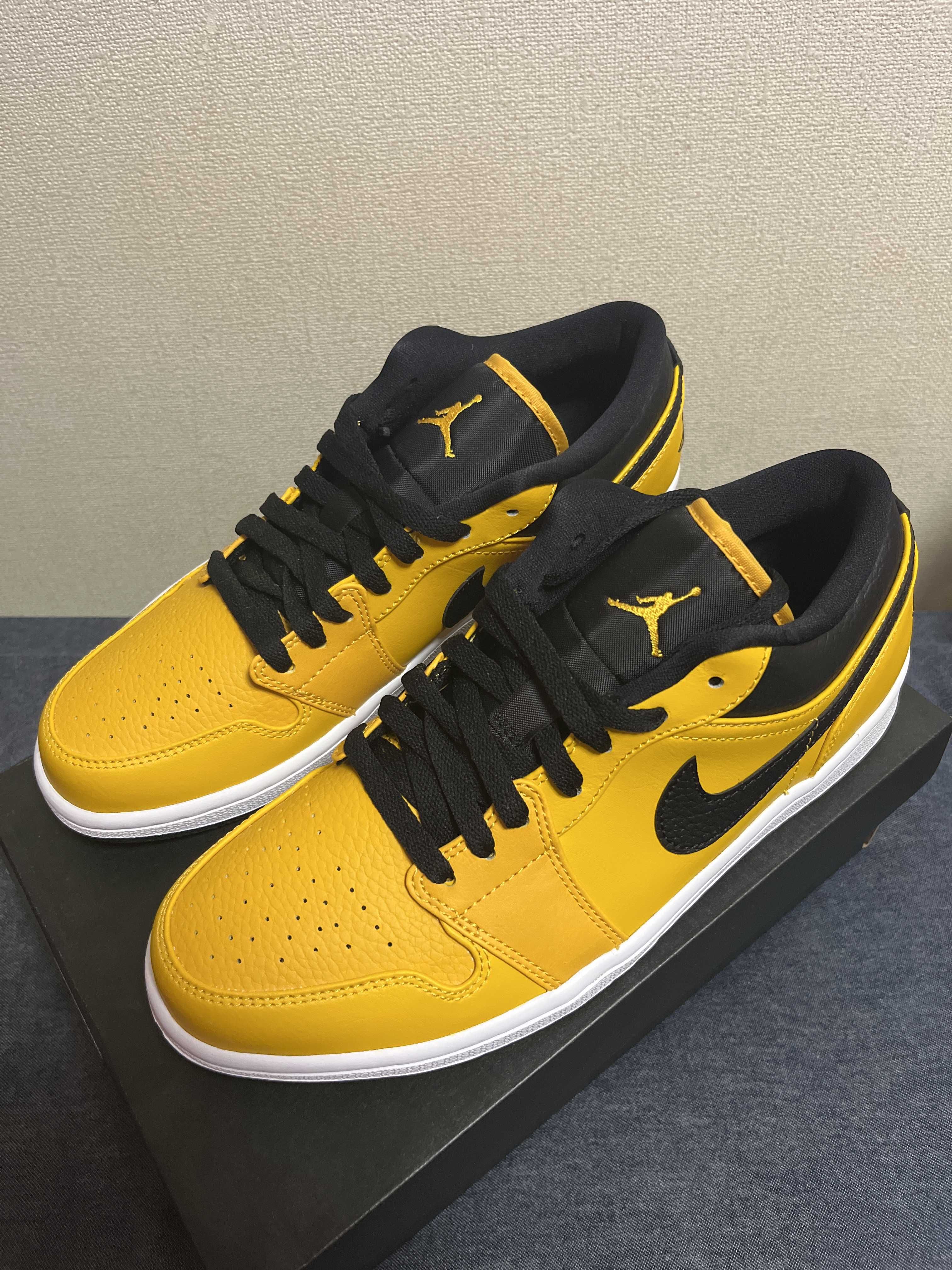 NIKE AIR JORDAN 1 LOW "UNIVERSITY GOLD"