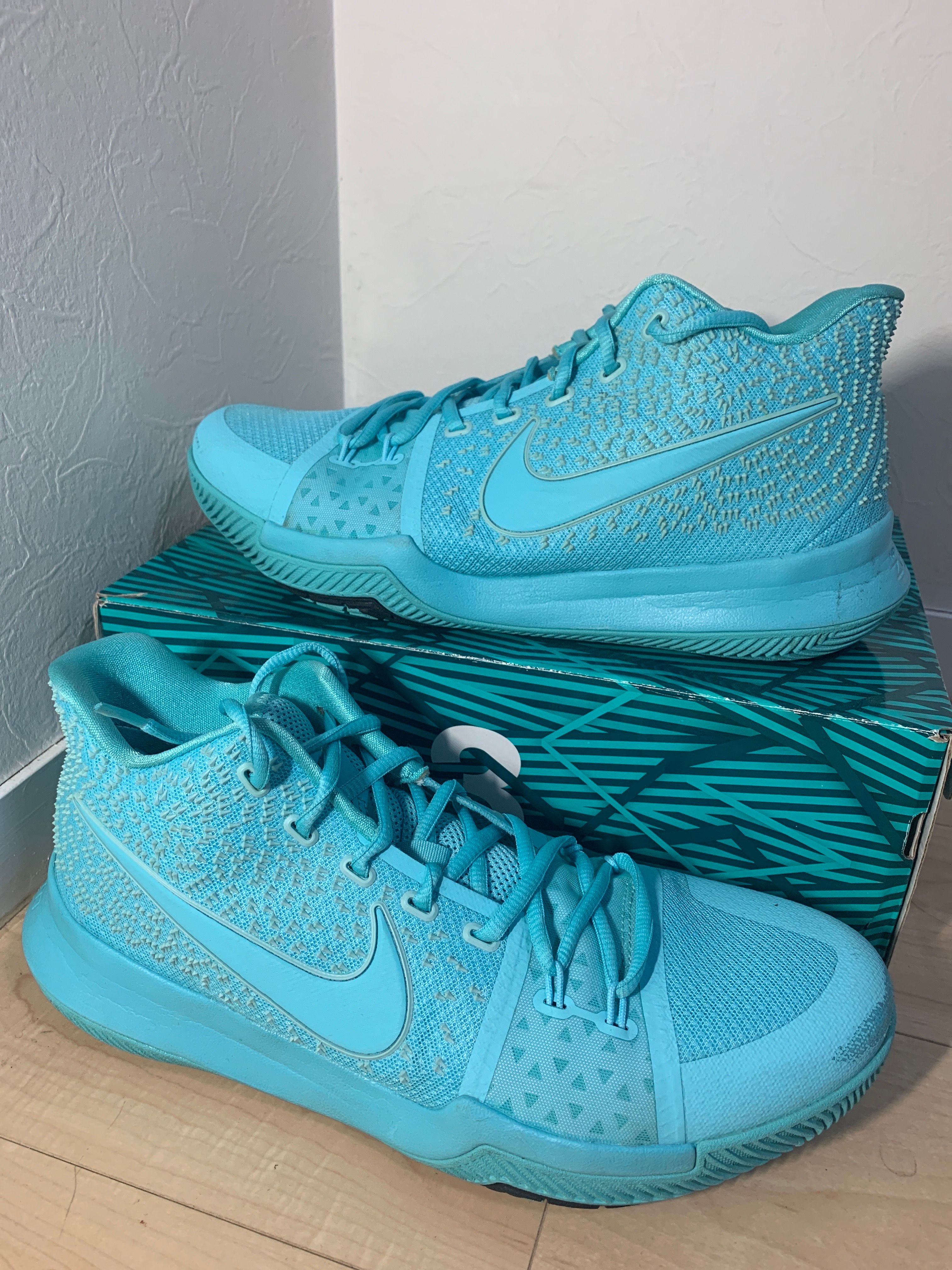 NIKE KYRIE 3 "AQUA"
