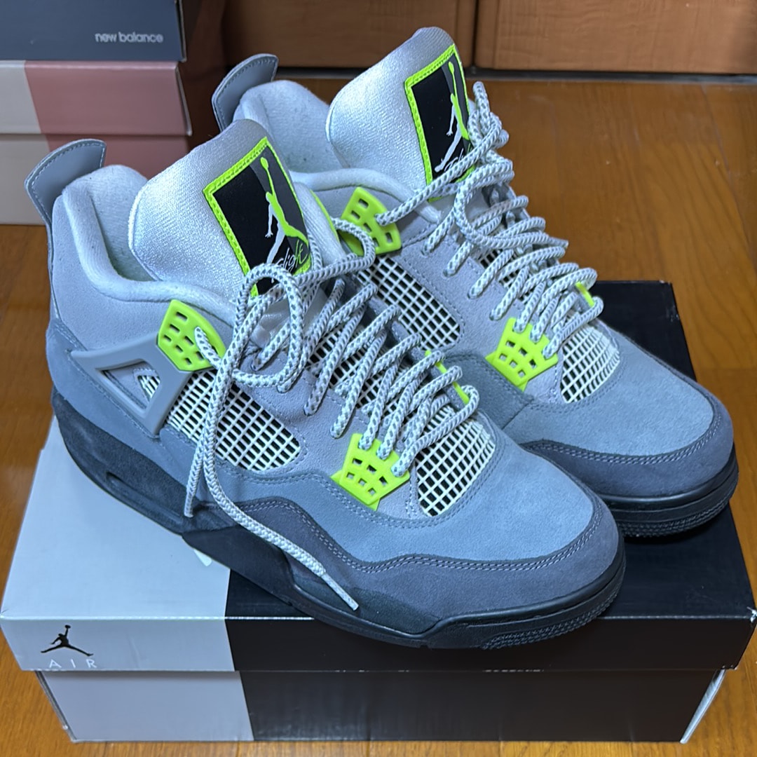 Nike Air Jordan 4 Retro LE "Neon"