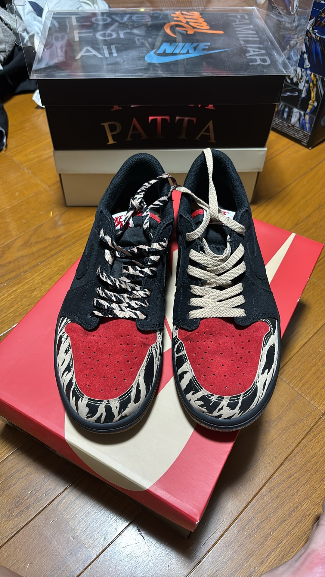 Sole Fly × Nike Air Jordan 1 Low "Black and Sport Red"