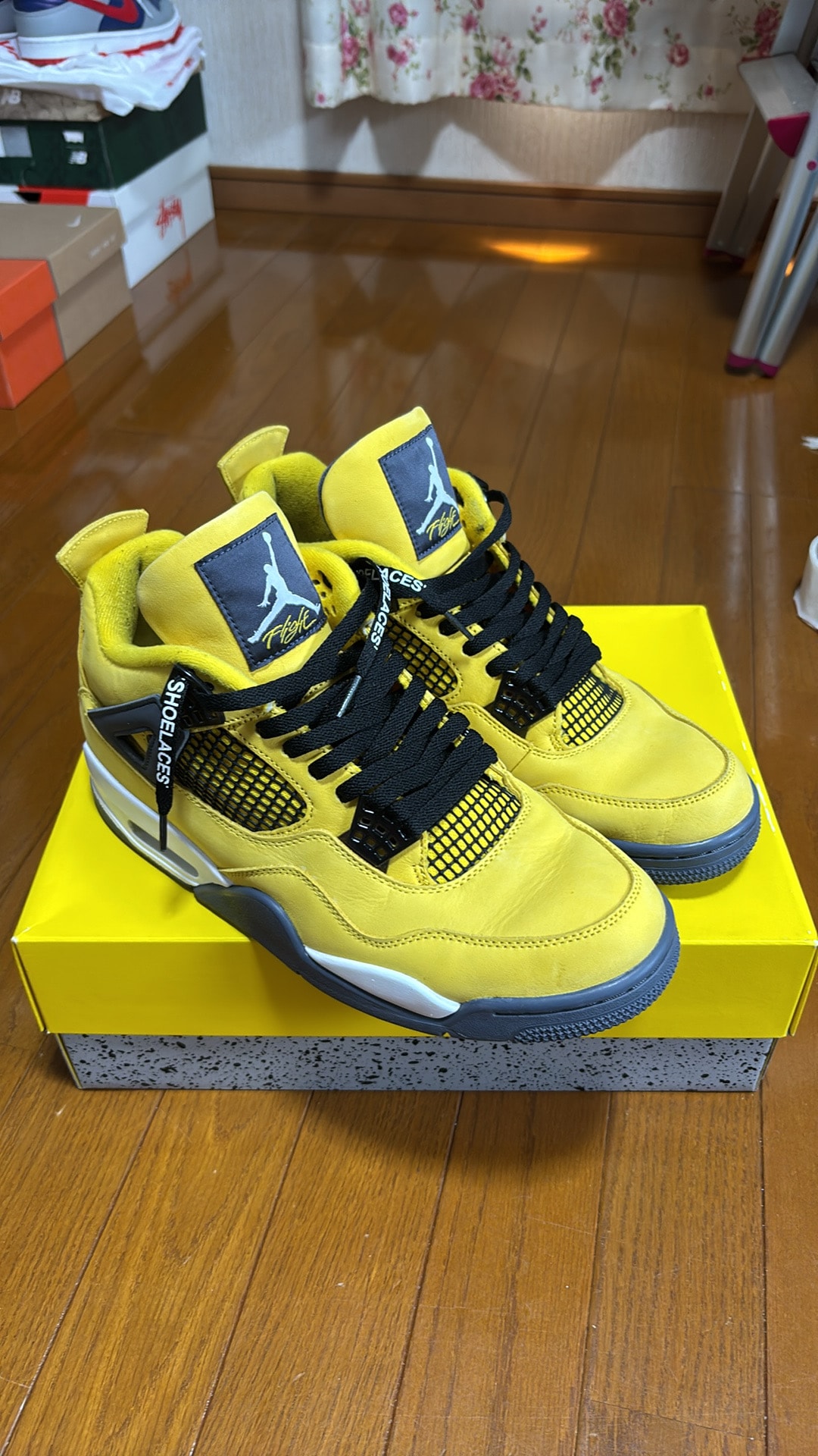 Nike Air Jordan 4 "Tour Yellow"
