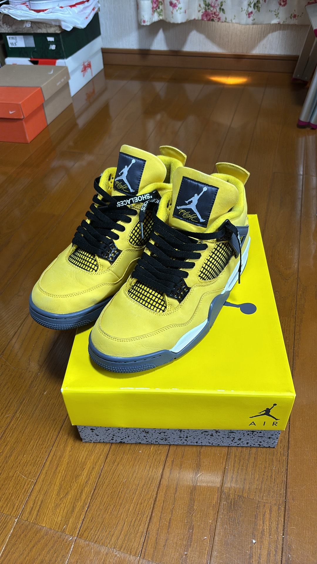 Nike Air Jordan 4 "Tour Yellow"