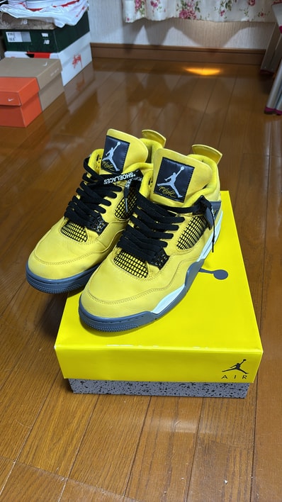 Nike Air Jordan 4 "Tour Yellow"