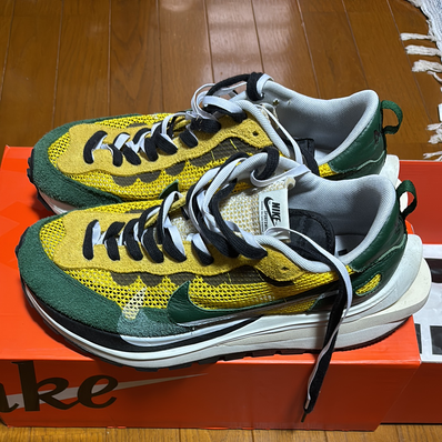 sacai × Nike Vapor Waffle "Tour Yellow/Stadium Green-Sail"