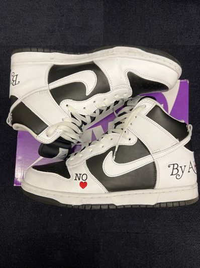 Supreme × Nike SB Dunk High By Any Means "White Black"