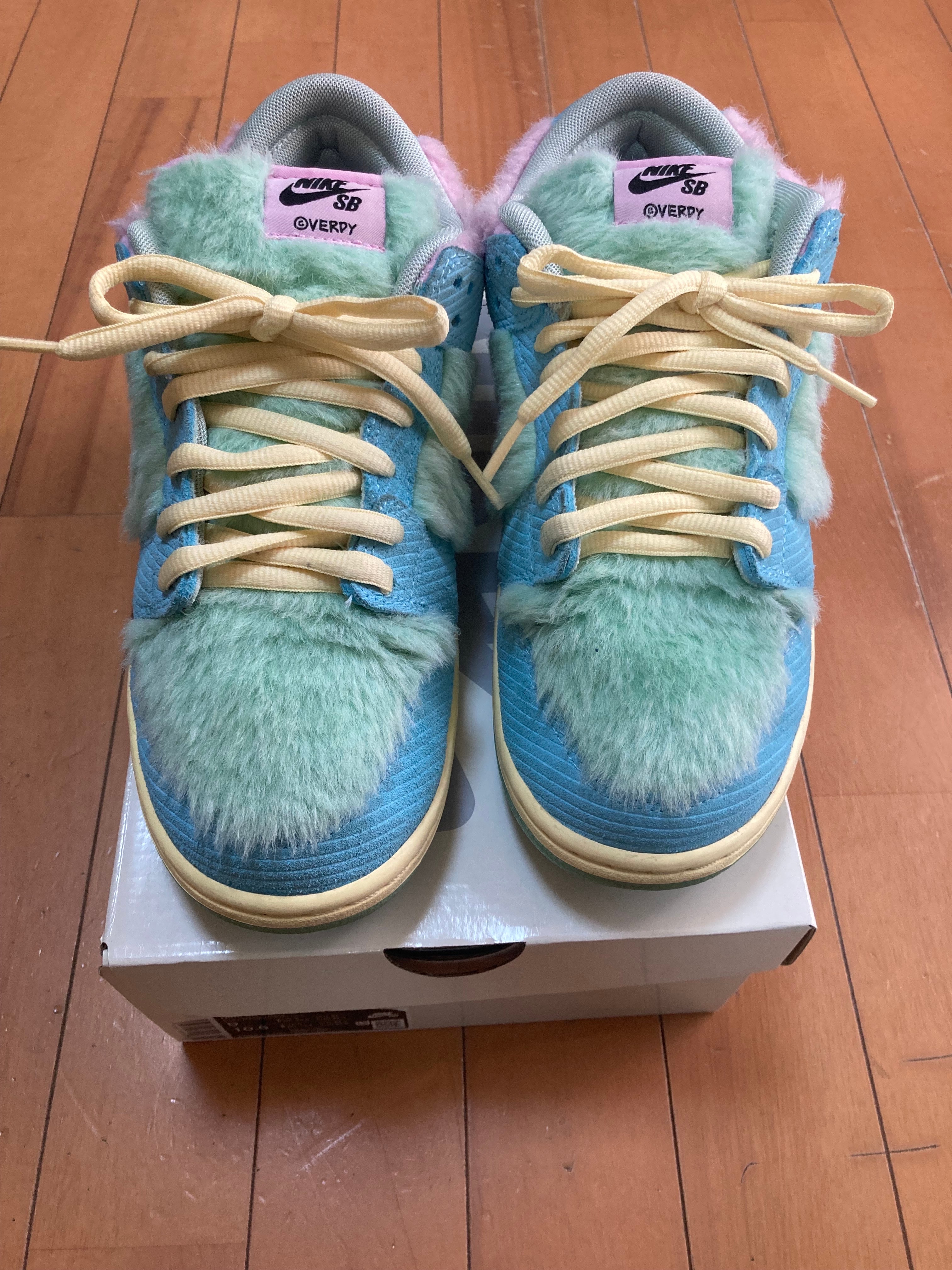 VERDY × Nike SB Dunk Low Pro QS "Visty/Blue Gaze and Enamel Green"