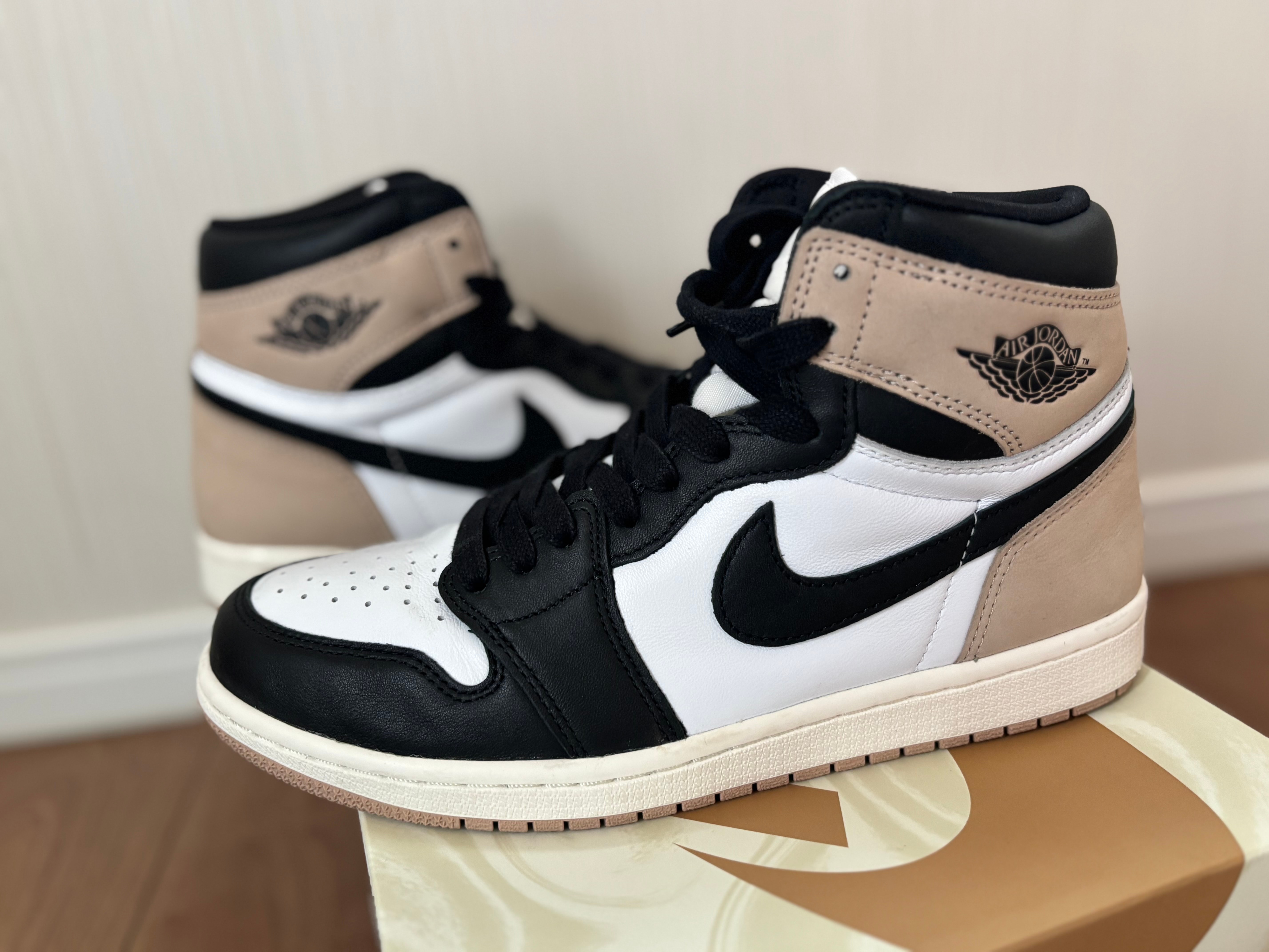 Nike Women's Air Jordan 1 Retro High OG "Latte"