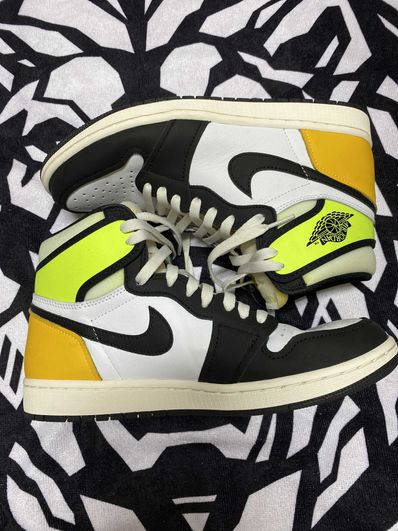 Nike Air Jordan 1 High OG "Volt Gold"