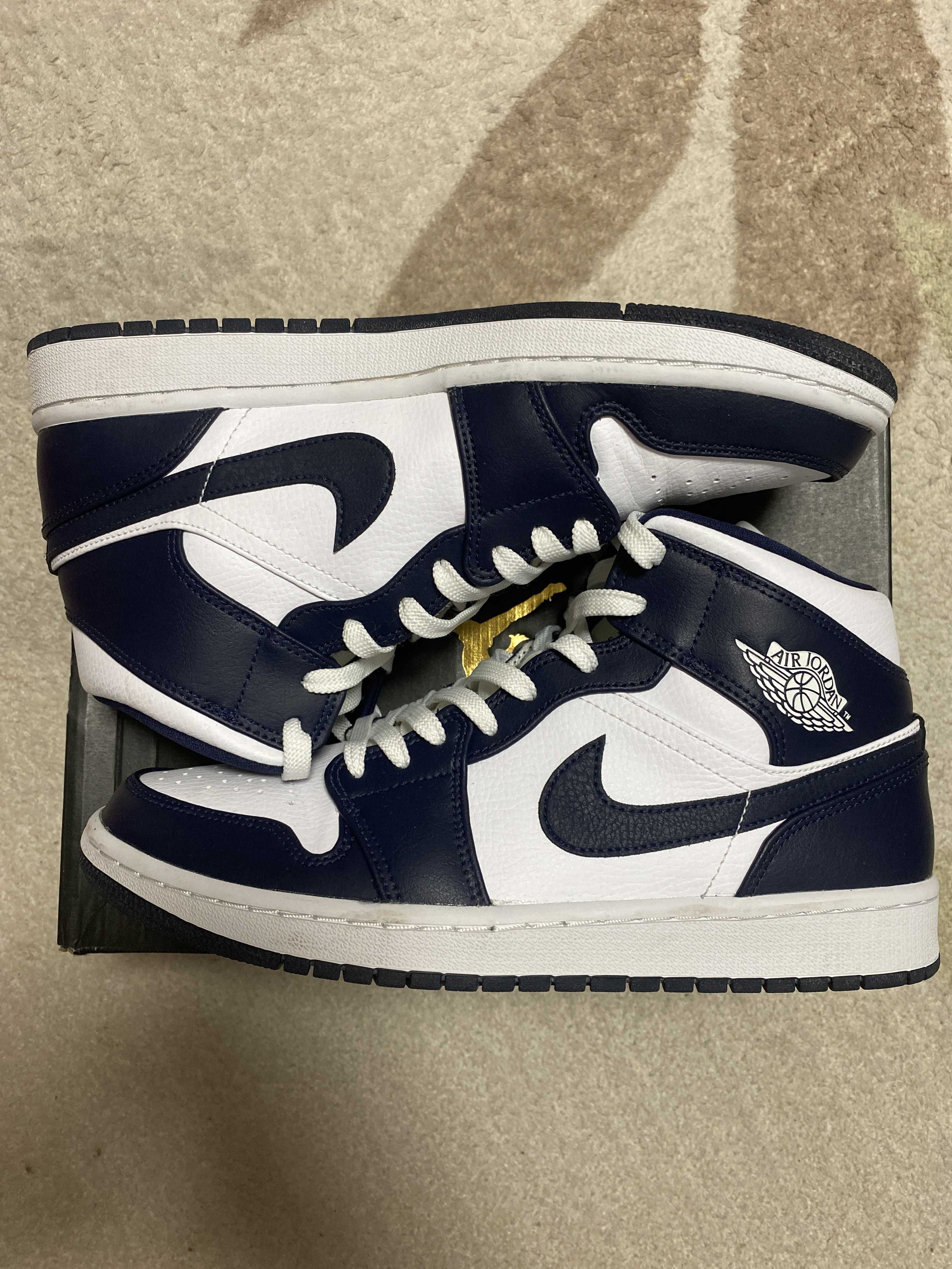 Nike Air Jordan 1 Mid "White Metallic Gold Obsidian"