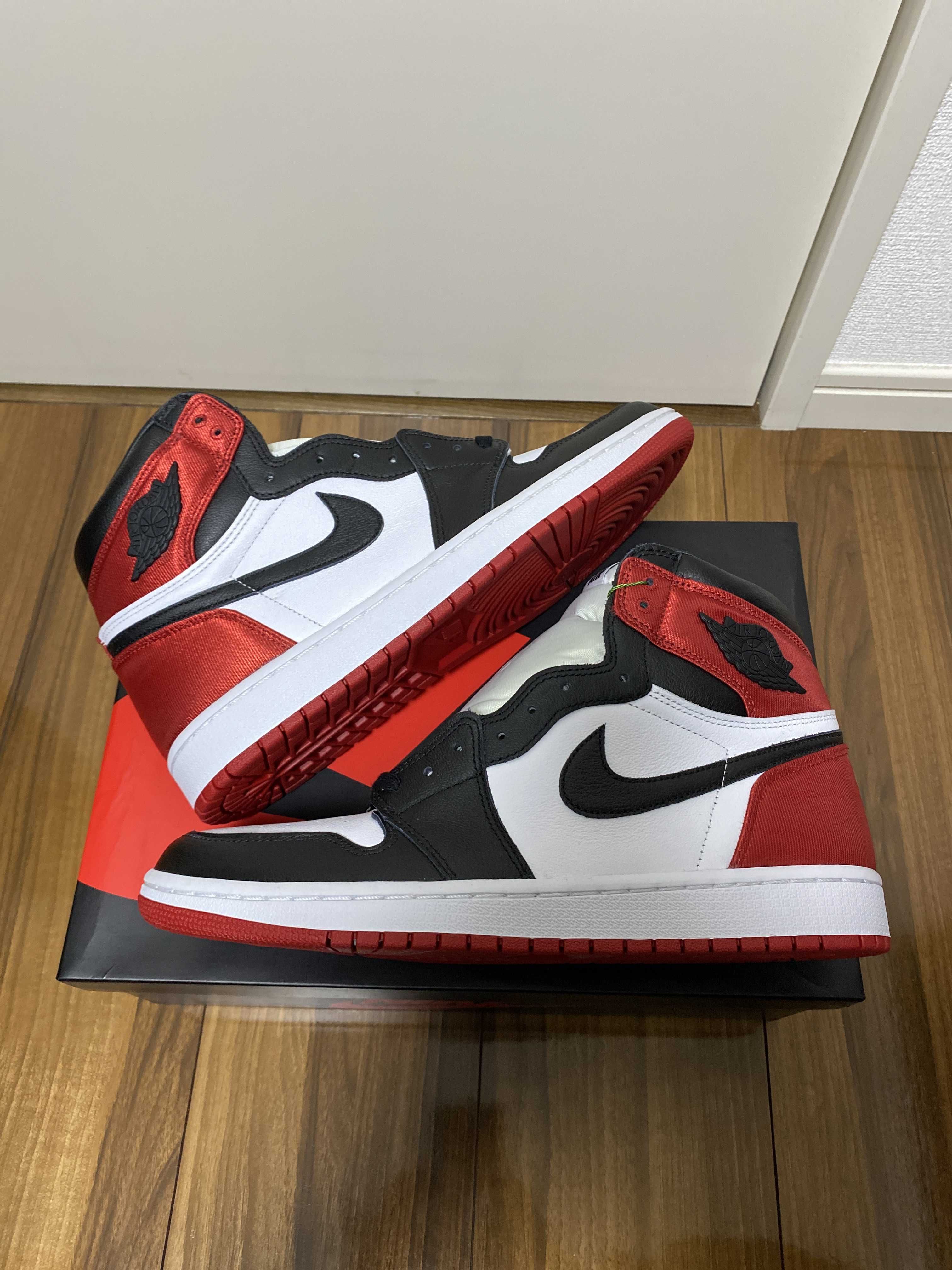 Nike Women's Air Jordan 1 Retro High "Satin Black Toe"