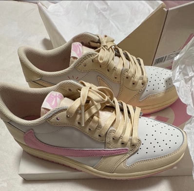 Travis Scott × Nike Air Jordan 1 Retro Low OG "Muslin/Shy Pink"