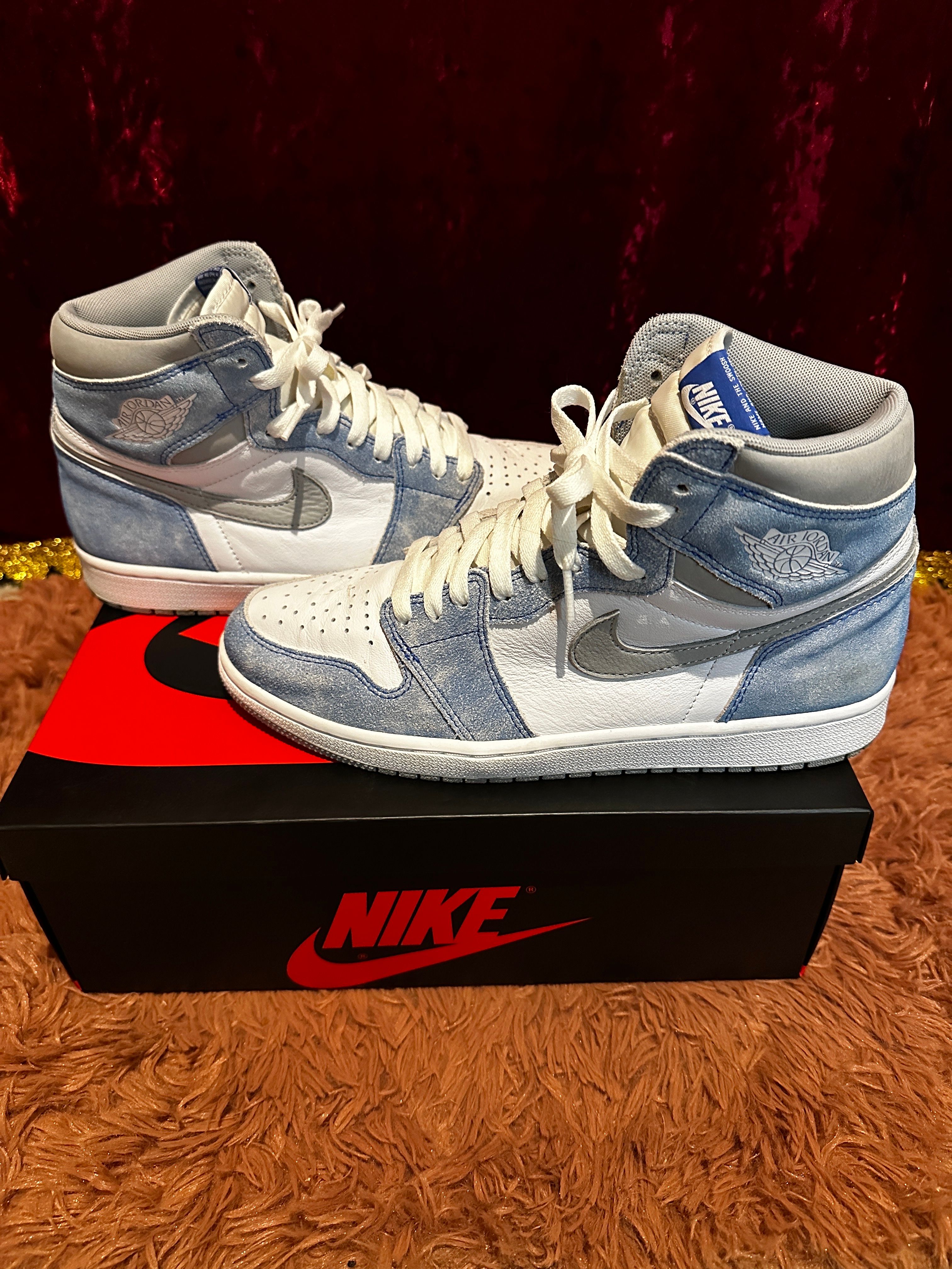 Nike Air Jordan 1 High OG "Hyper Royal"