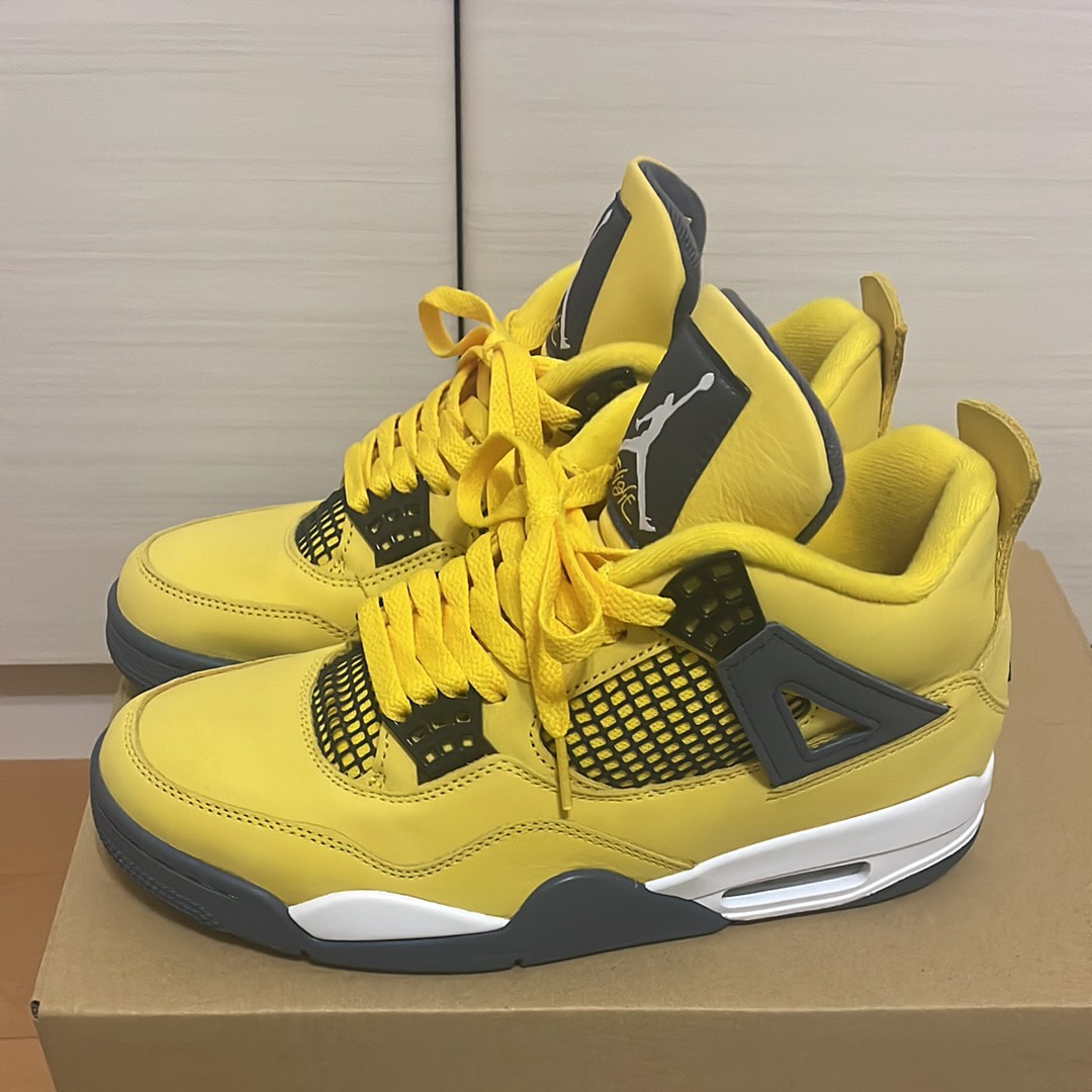 Nike Air Jordan 4 "Tour Yellow"