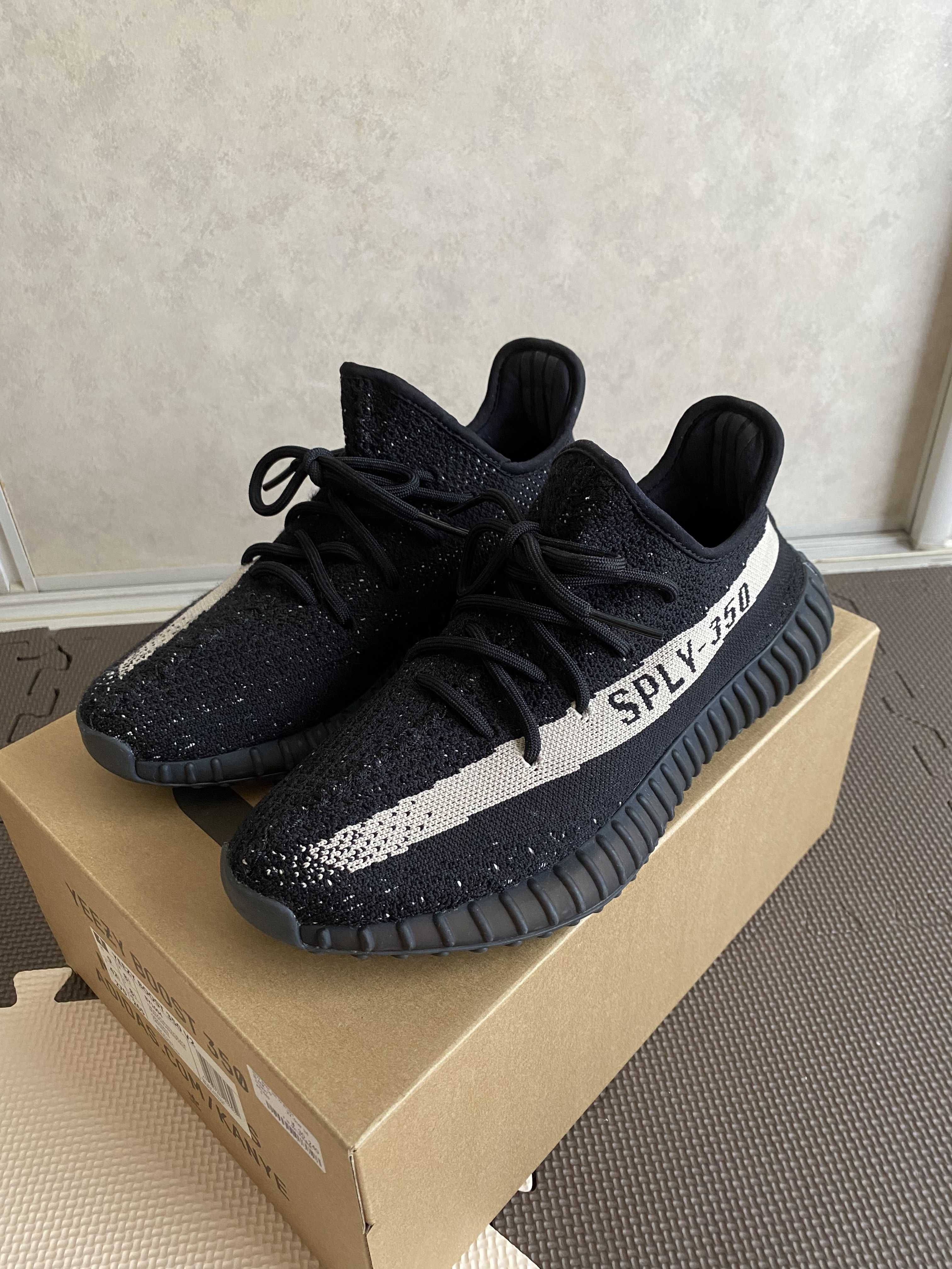 adidas YEEZY Boost 350 V2 "Oreo"