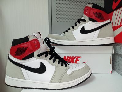 Nike Air Jordan 1 High OG "White/Black/Light Smoke Grey"