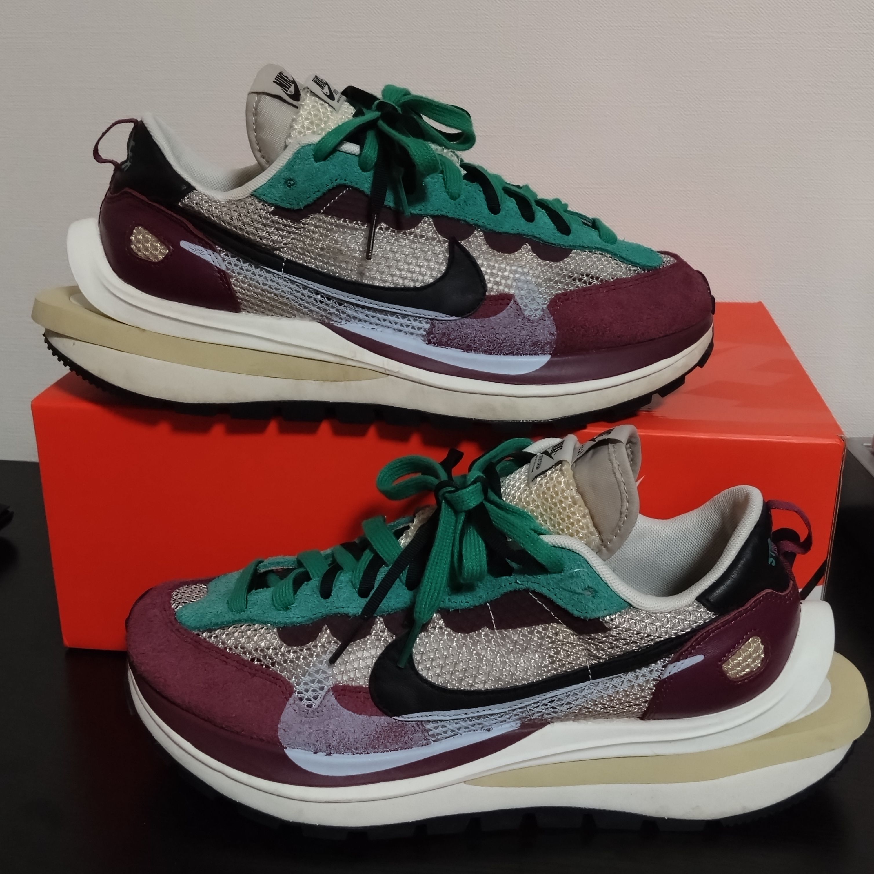 sacai × Nike Vapor Waffle "String/Red/Green"