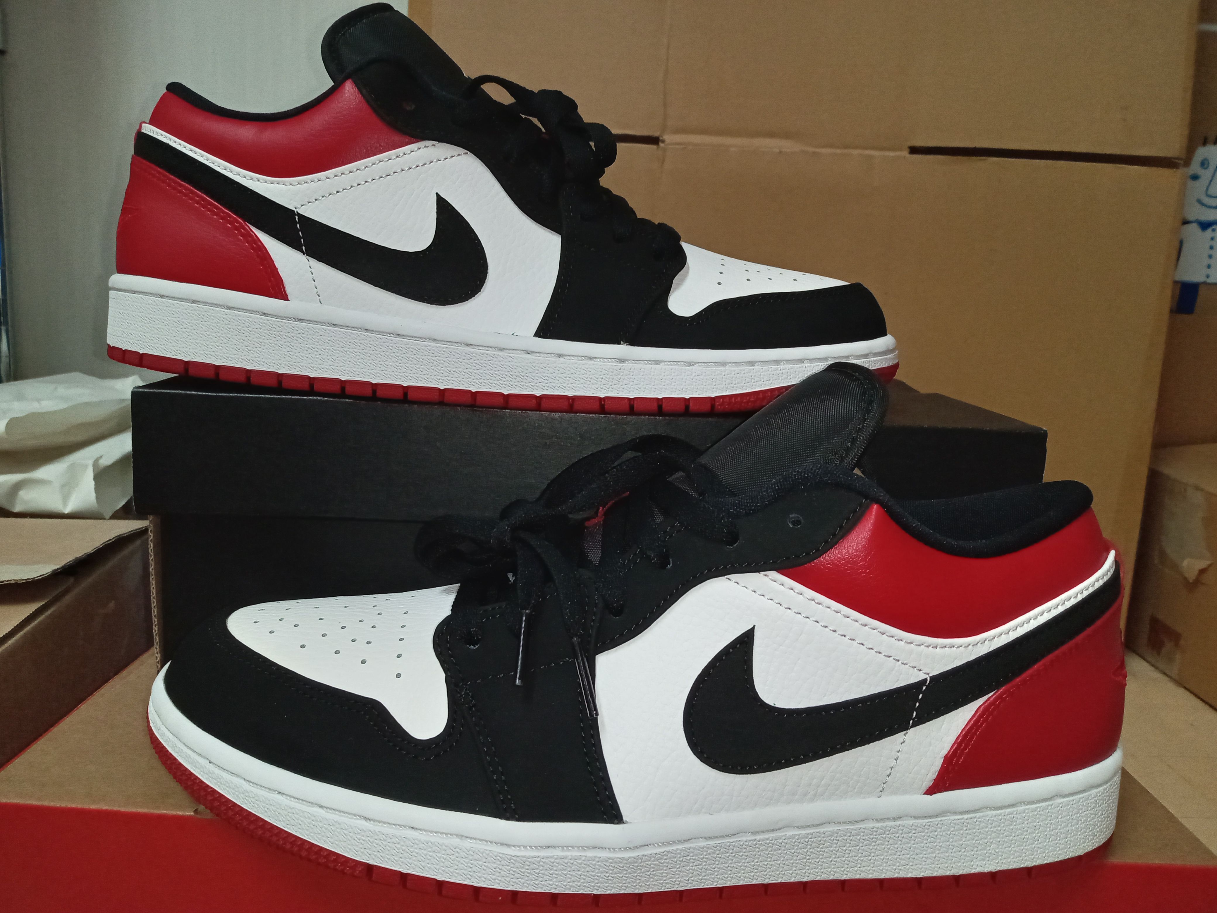 Nike Air Jordan 1 Low "Black Toe"