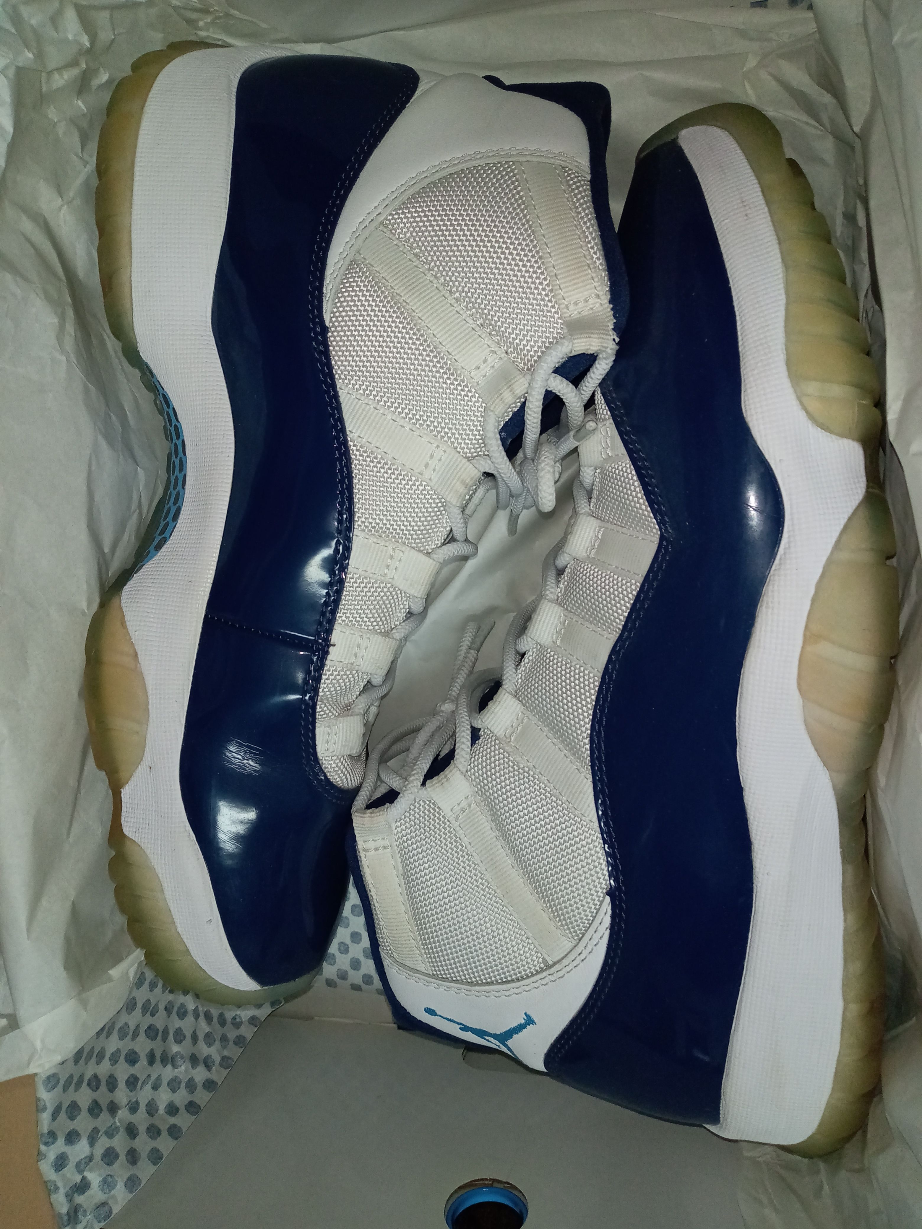 Nike Air Jordan 11 Retro "UNC Win Like 82"