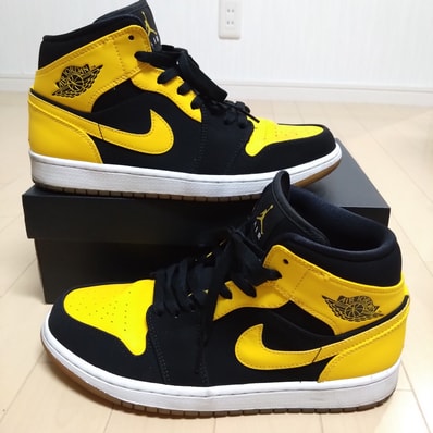 Nike Air Jordan 1 Retro Mid "New Love" (2017)