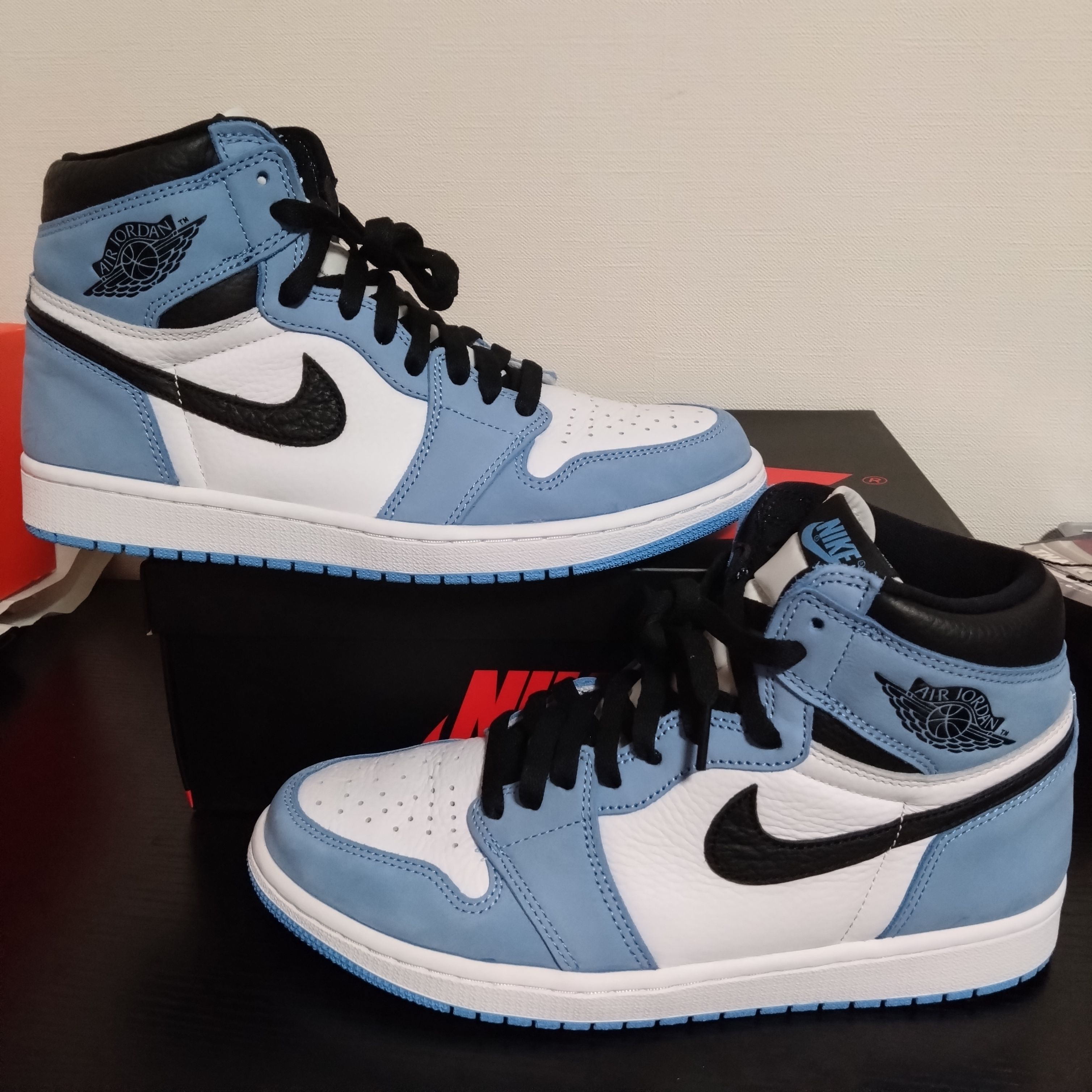 Nike Air Jordan 1 High OG "University Blue"