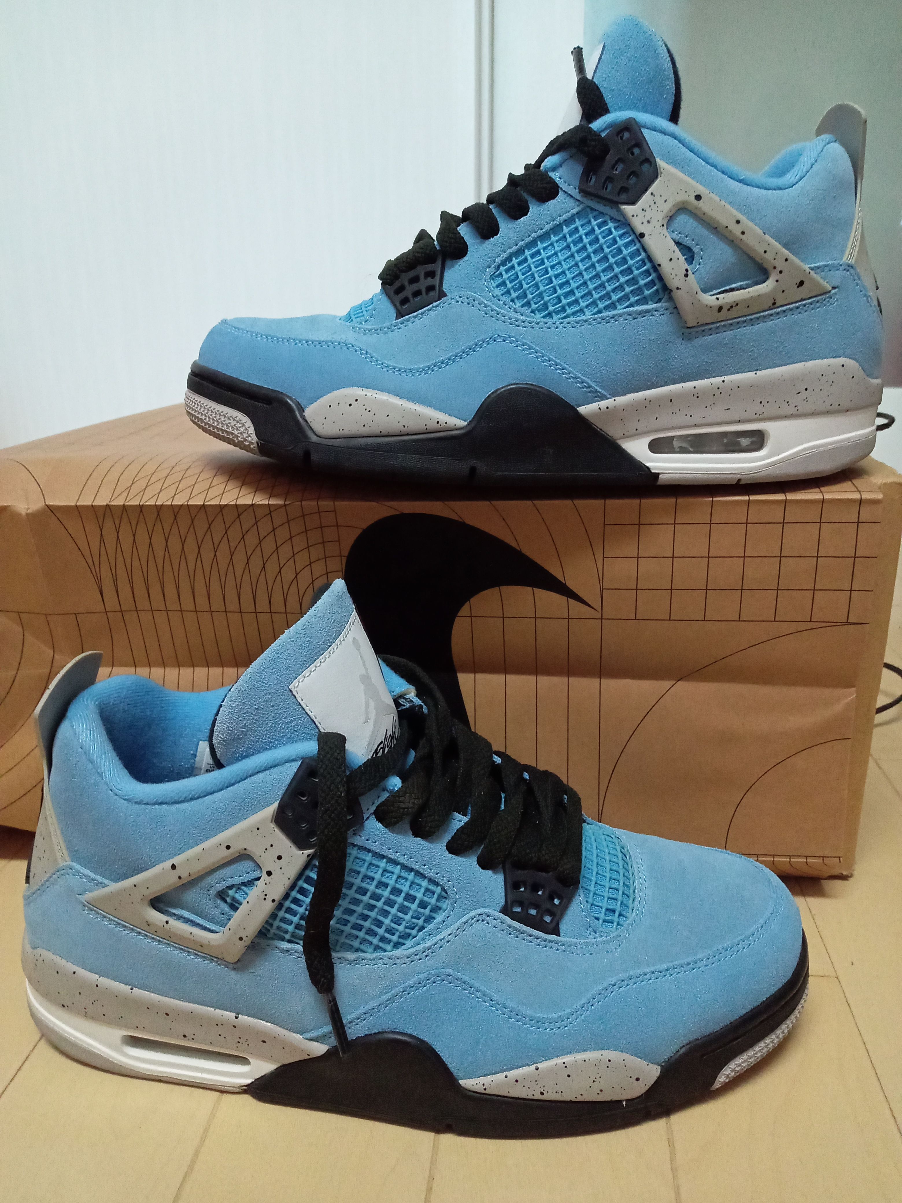 Nike Air Jordan 4 "University Blue"