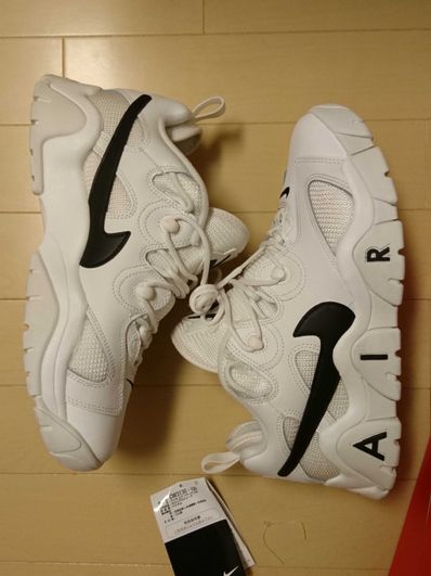 NIKE AIR BARRAGE LOW "WHITE/BLACK"