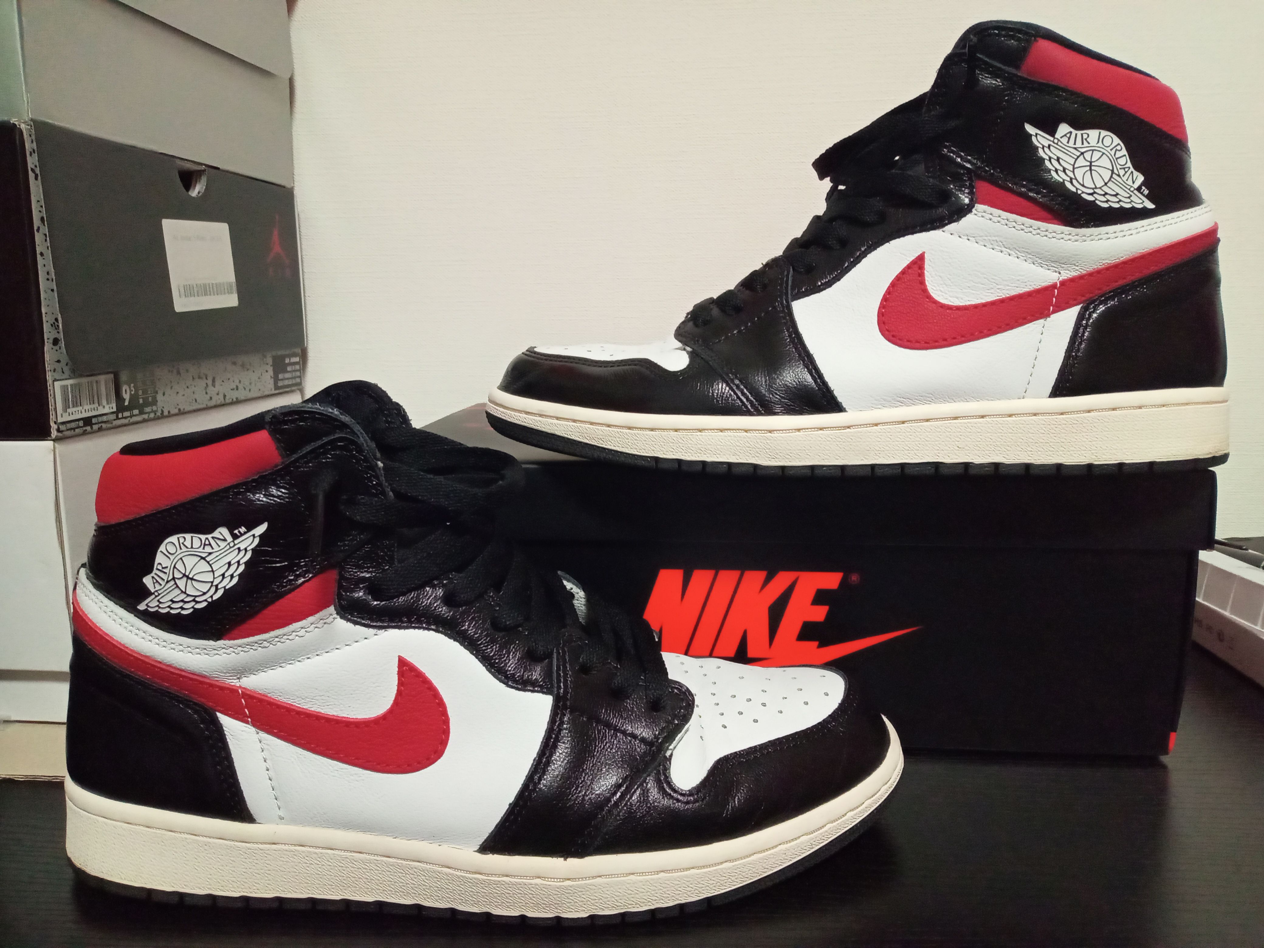Nike Air Jordan 1 Retro High "Black/White/Sail/Gym Red"