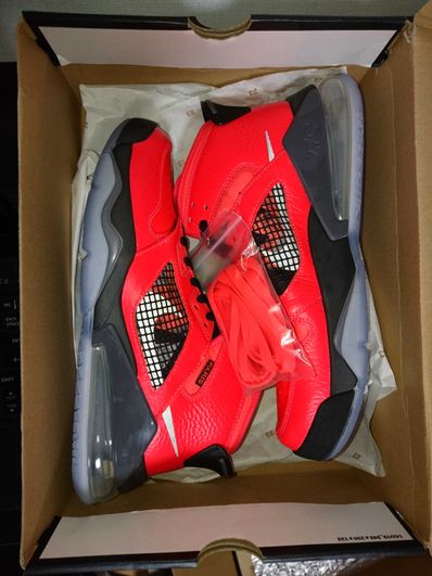 Paris Saint-Germain (PSG) × Nike Jordan Mars 270 "Infrared 23/Reflect Silver-Black"