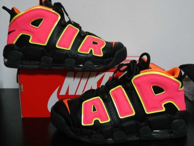 NIKE Women's AIR MORE UPTEMPO "HOT PUNCH"