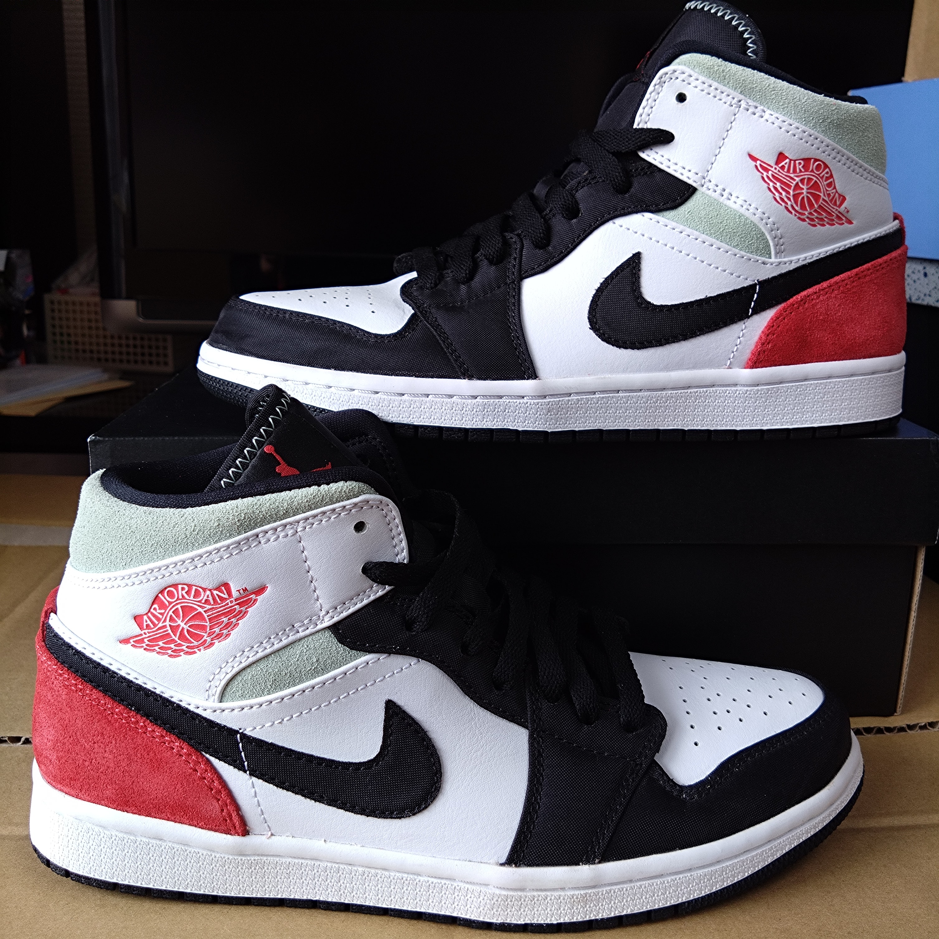 Nike Air Jordan 1 Mid SE "Black/Red/White"