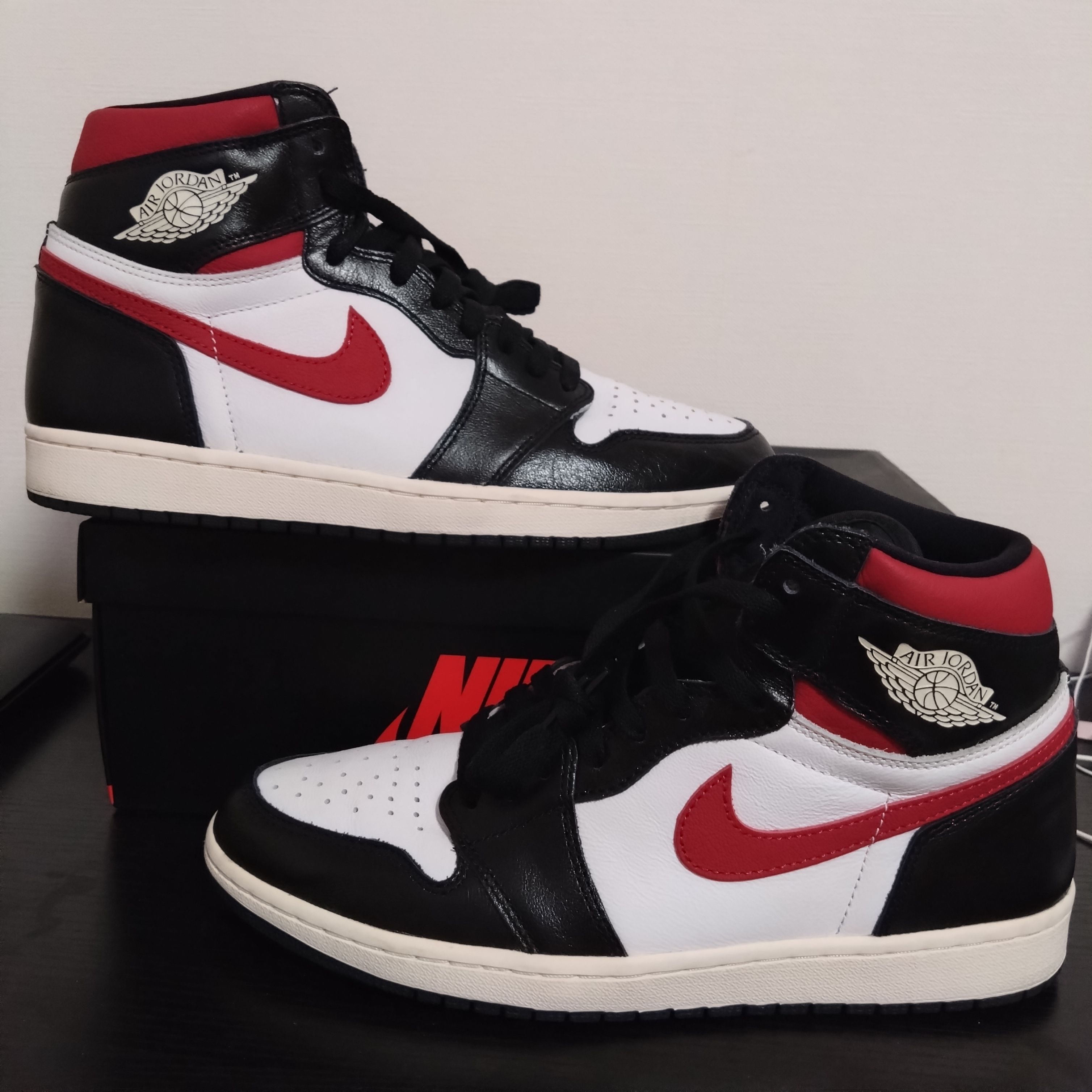 Nike Air Jordan 1 Retro High "Black/White/Sail/Gym Red"