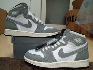 Nike GS Air Jordan 1 Retro High OG "Black and Smoke Grey"