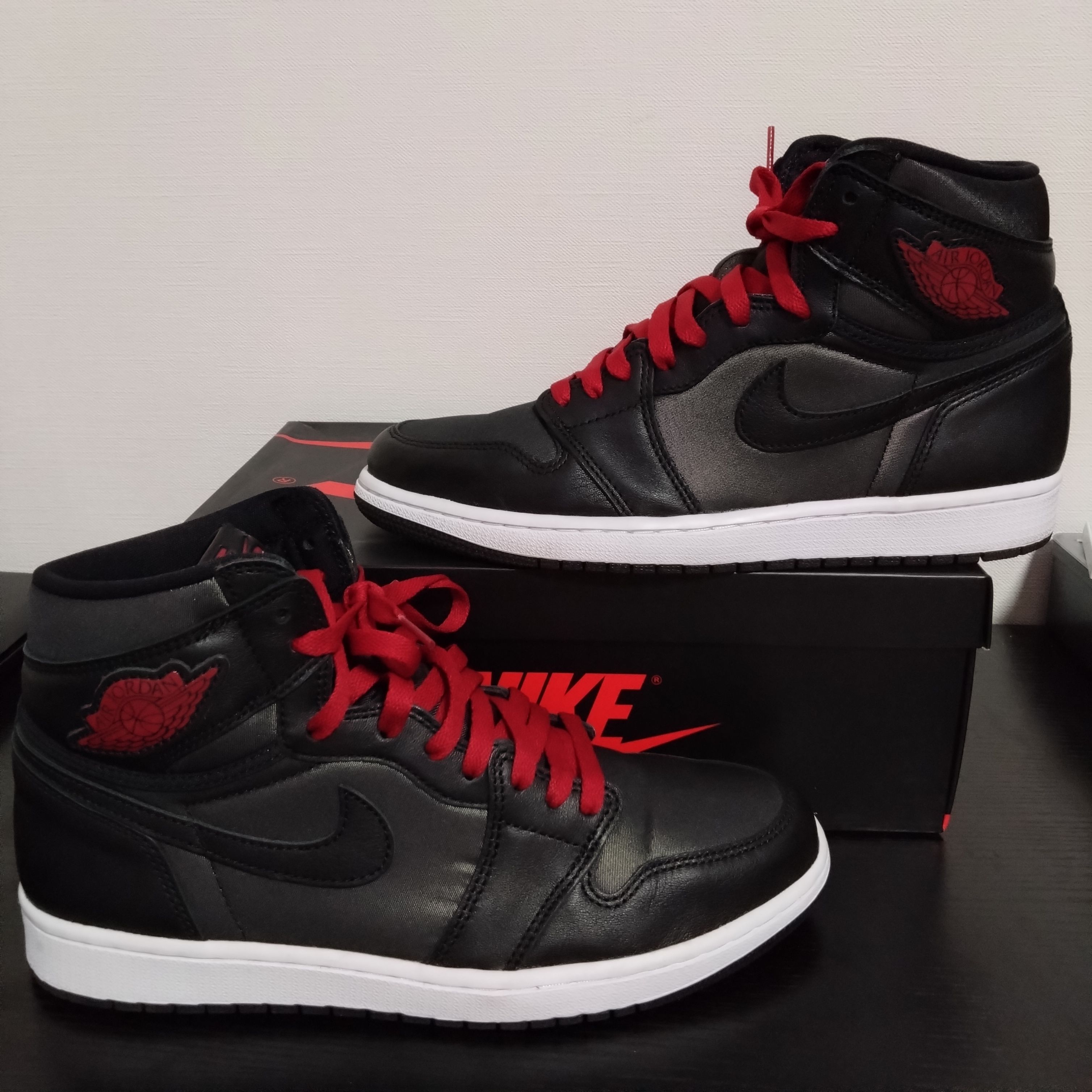 Nike Air Jordan 1 Retro High OG "Black/Metallic Silver/Gym Red"  