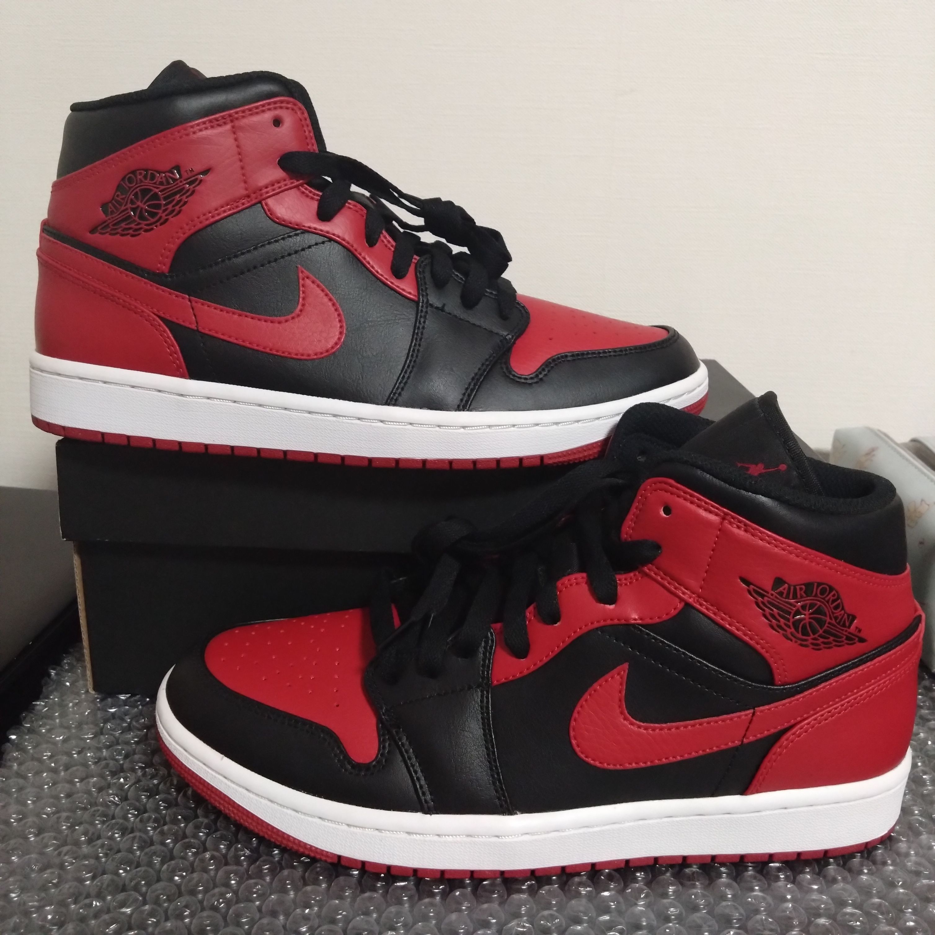Nike Air Jordan 1 Mid "Bred"