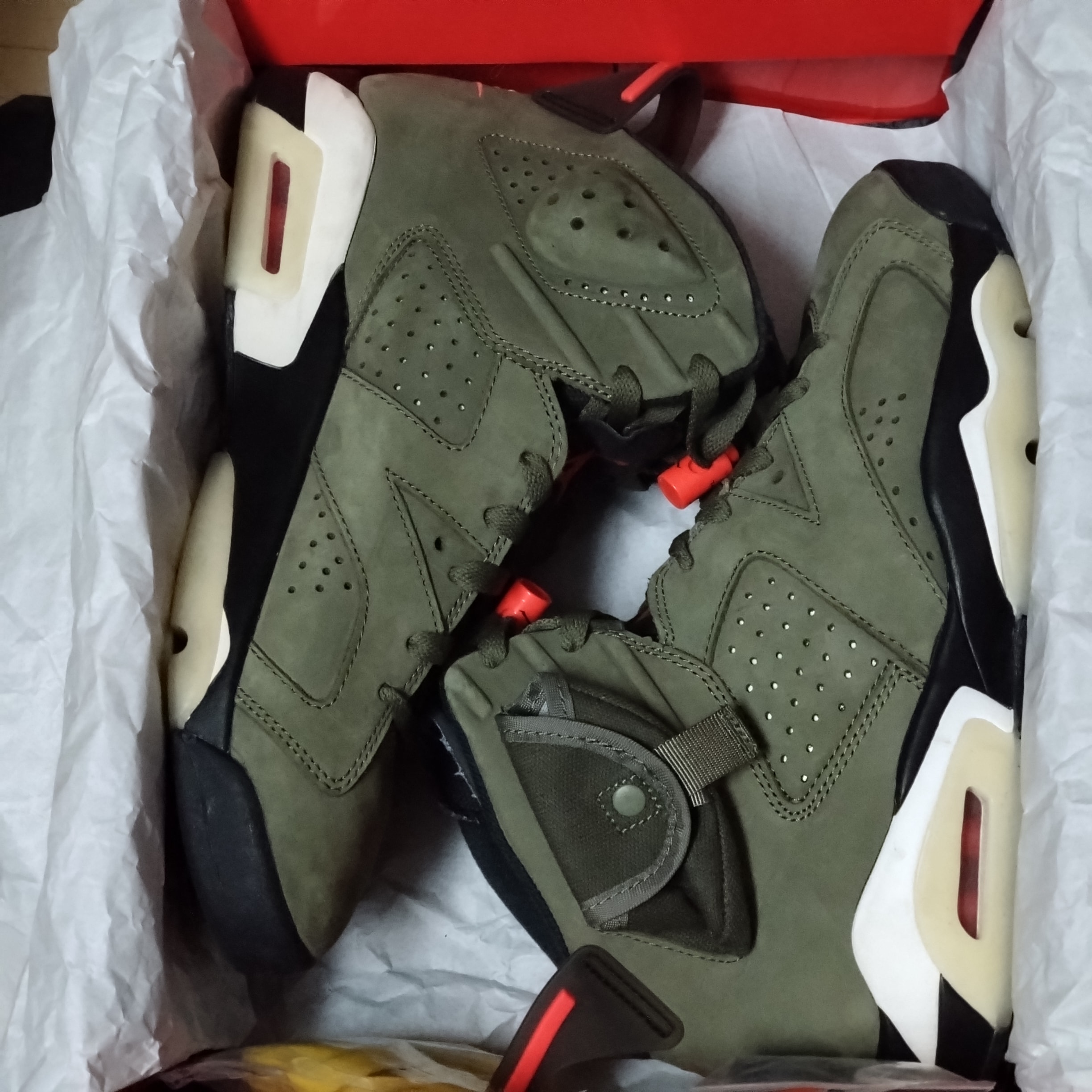 Travis Scott × Nike Air Jordan 6 Retro "Medium Olive"