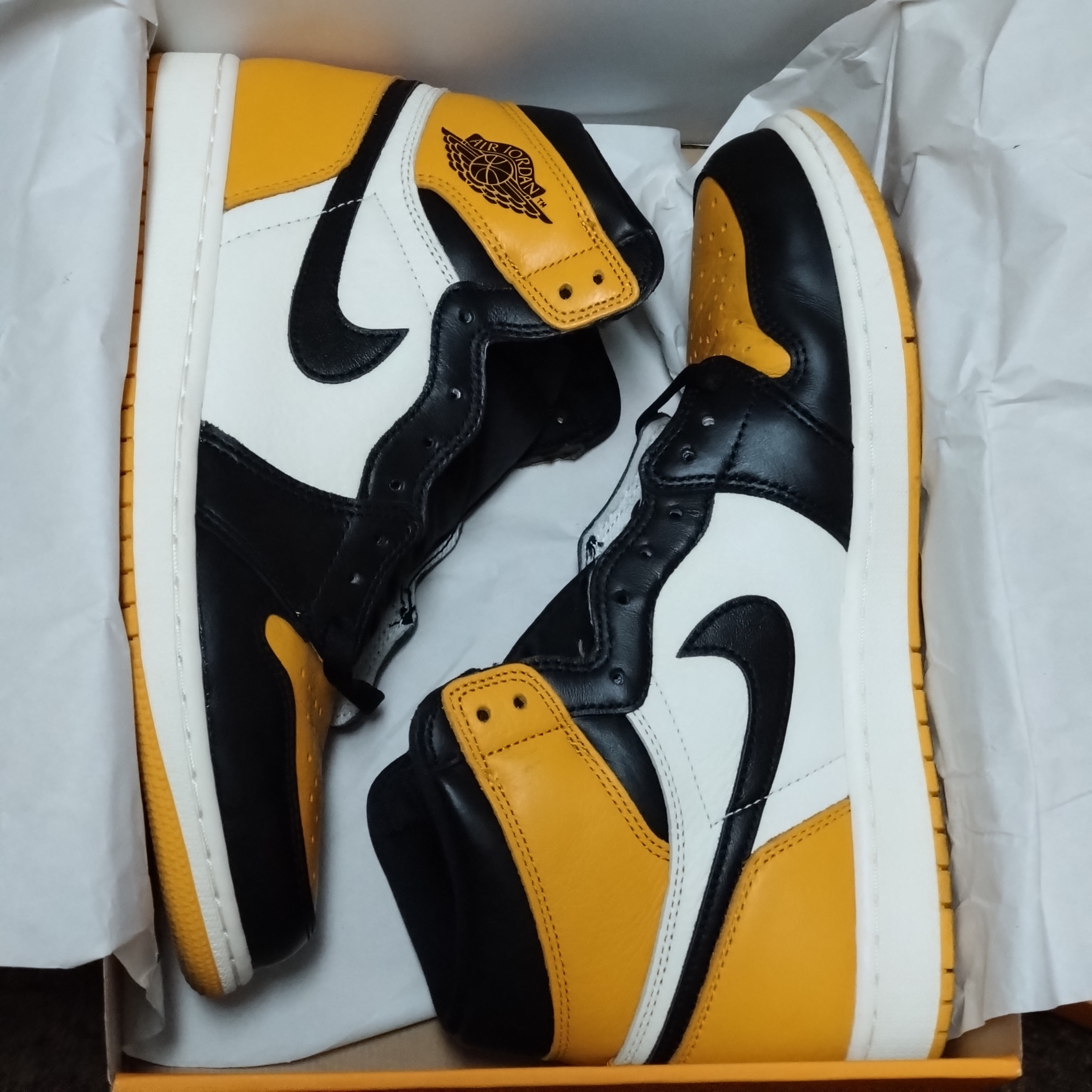 Nike Air Jordan 1 Retro High OG "Taxi"