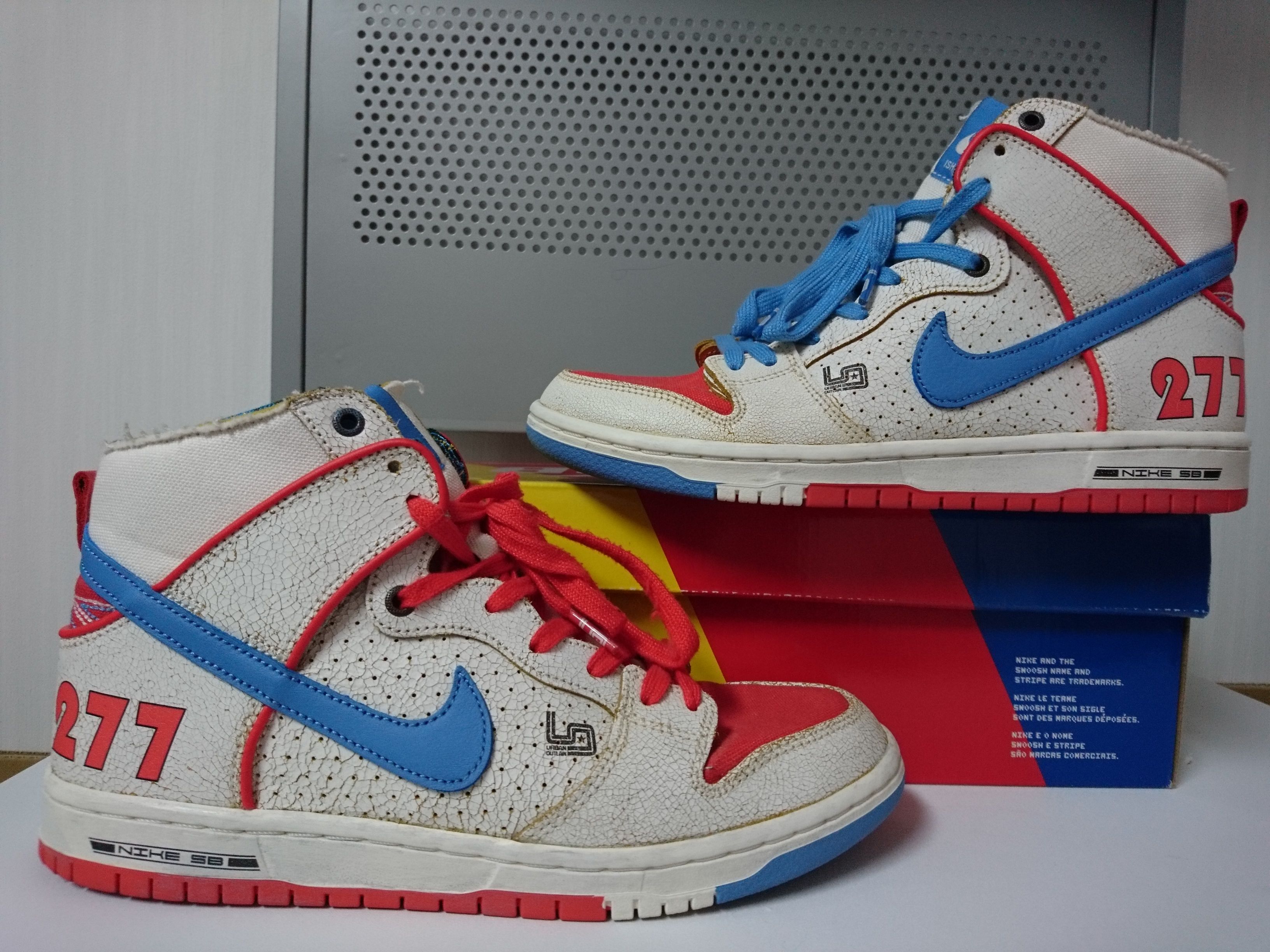Magnus Walker x Nike SB Dunk High "1971 Porche 911 T 277"