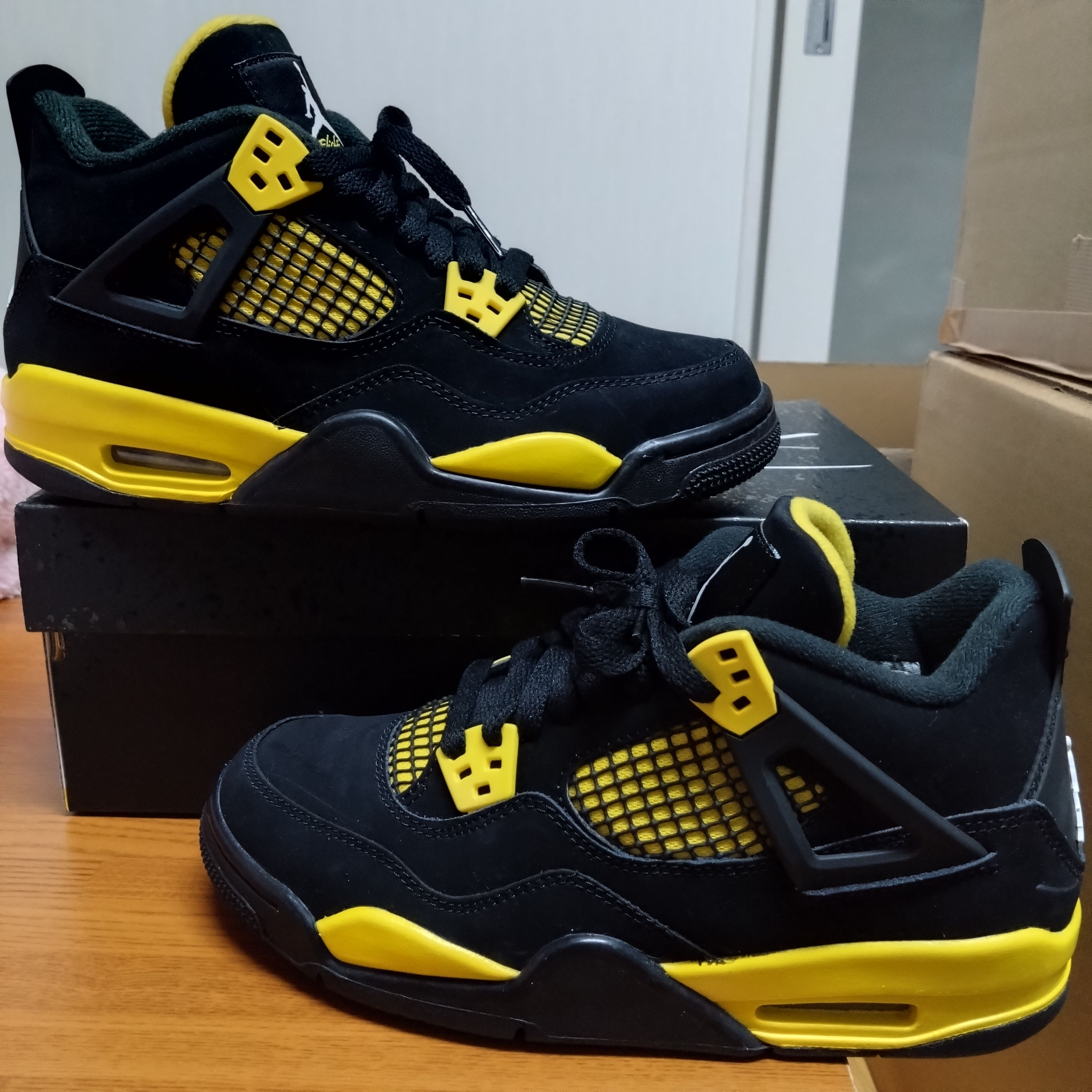 Nike GS Air Jordan 4 Retro "Thunder"(2023)