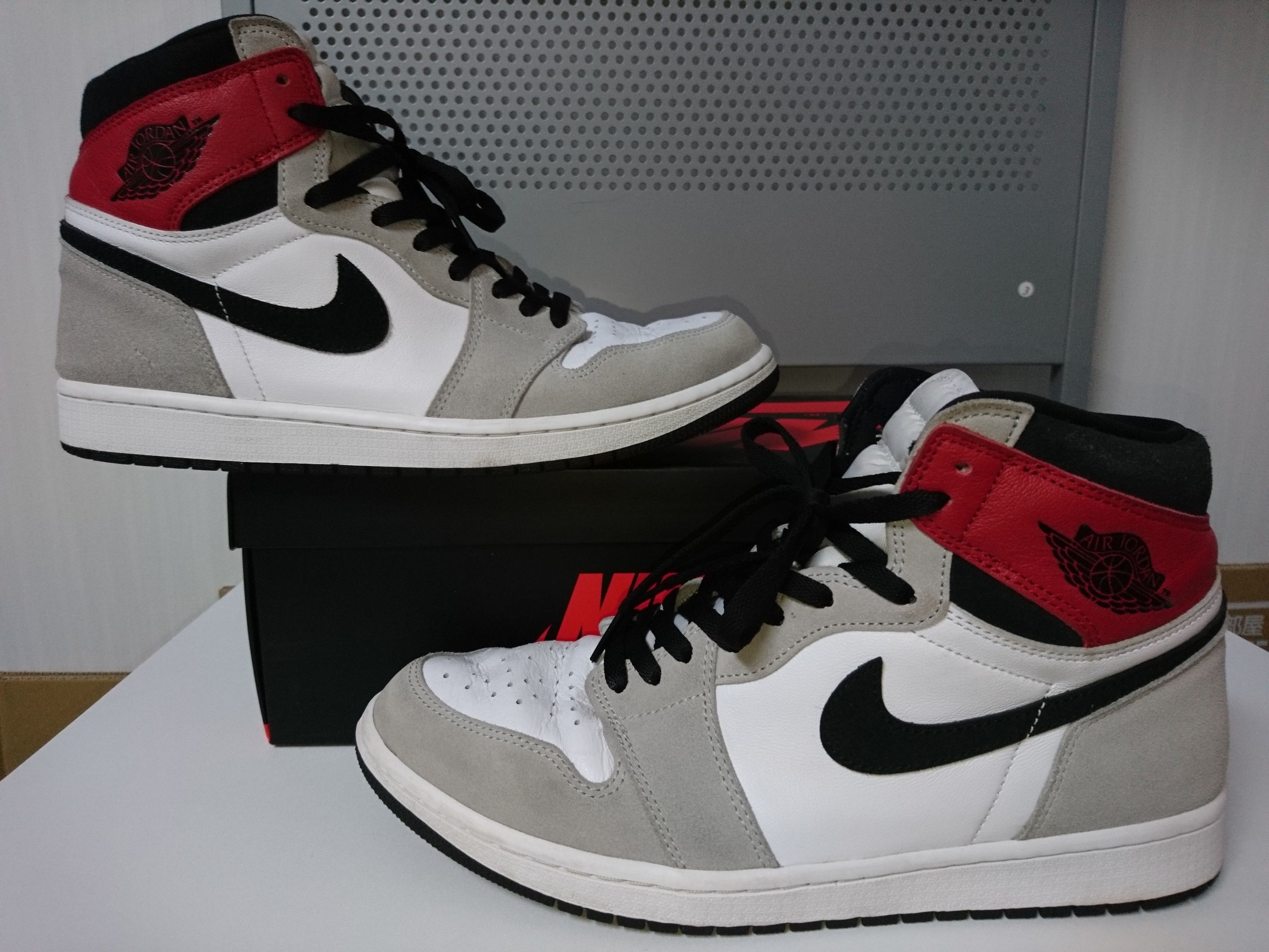 Nike Air Jordan 1 High OG "White/Black/Light Smoke Grey"