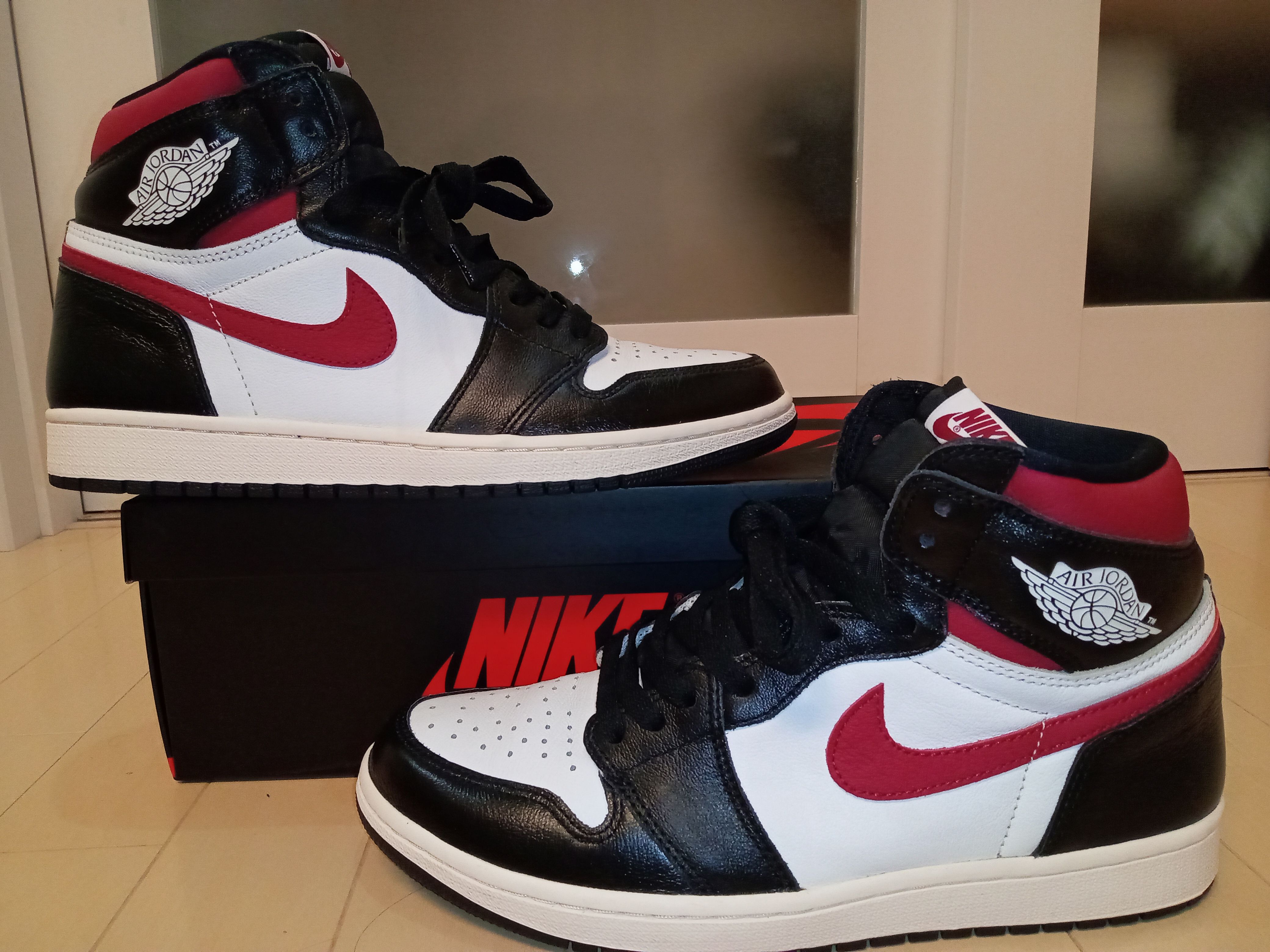 Nike Air Jordan 1 Retro High "Black/White/Sail/Gym Red"