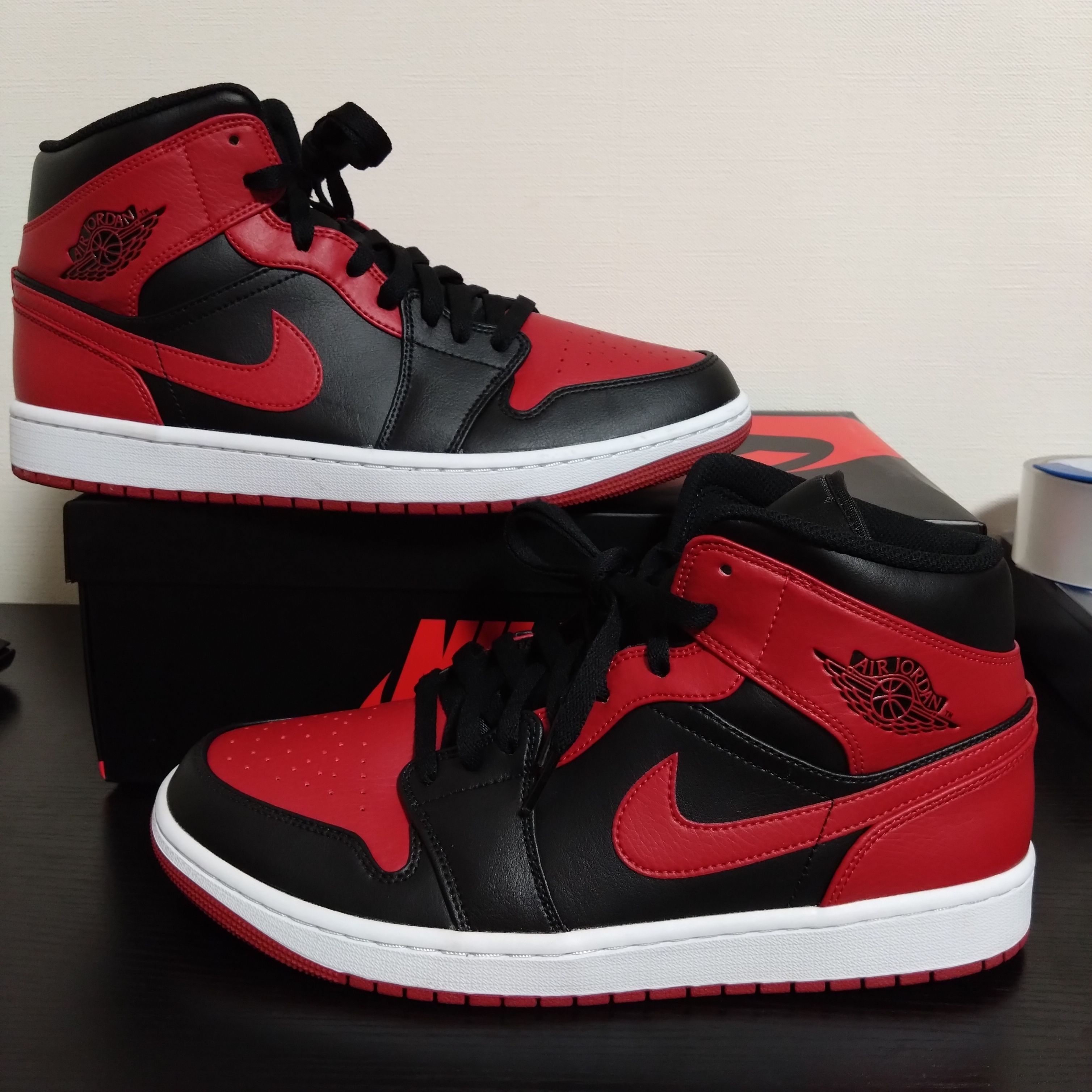 Nike Air Jordan 1 Mid "Bred"