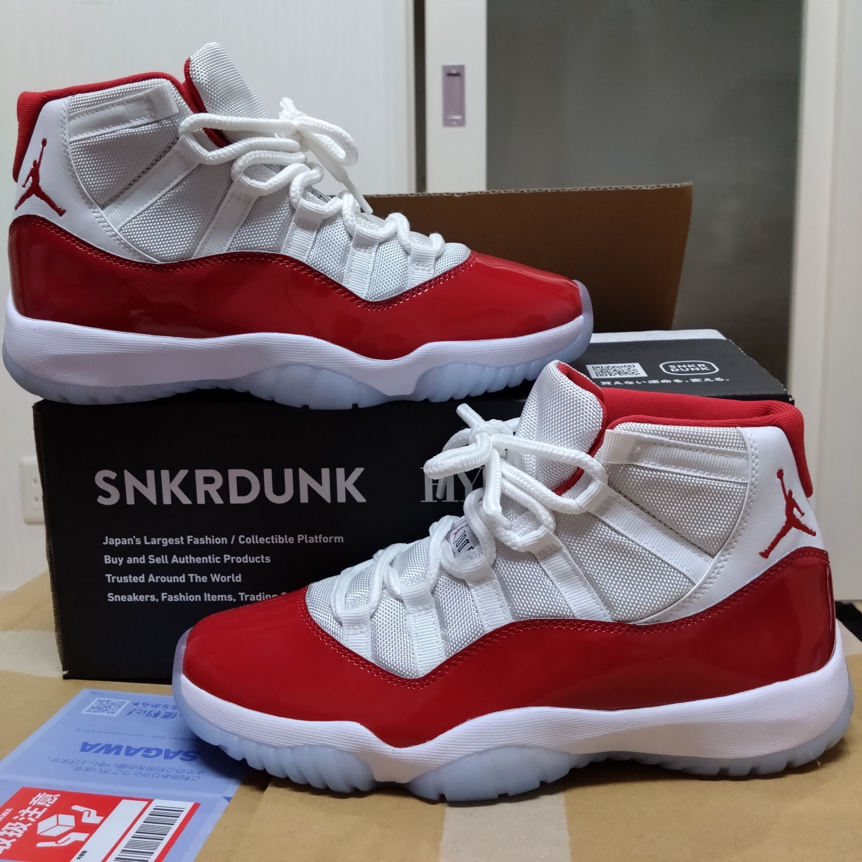 Nike Air Jordan 11 "Varsity Red"