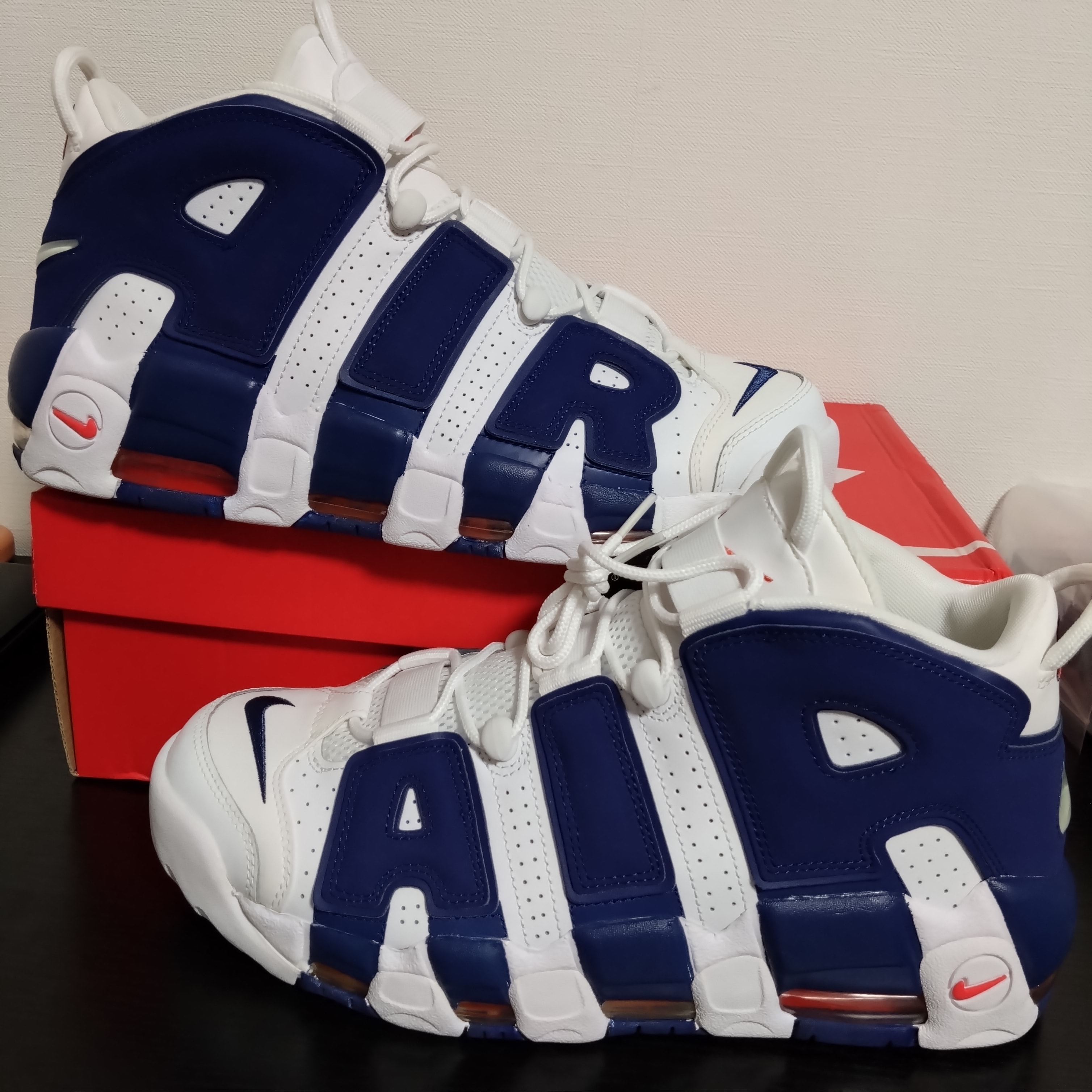 ナイキ エアモアアップテンポ96 "ホワイト/ディープロイヤルブルー"