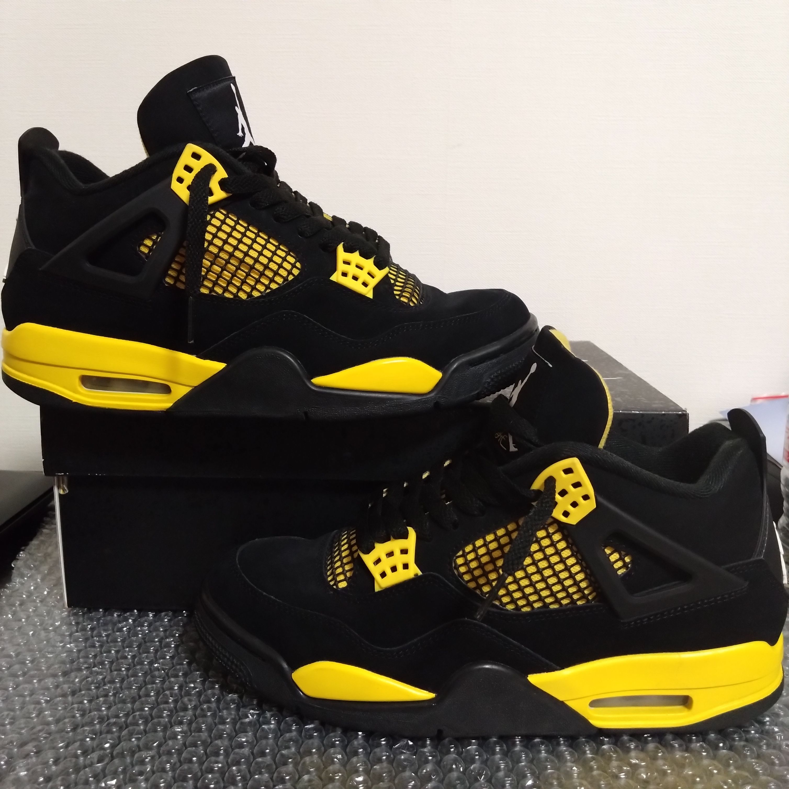 Nike Air Jordan 4 Retro "Thunder"(2023)