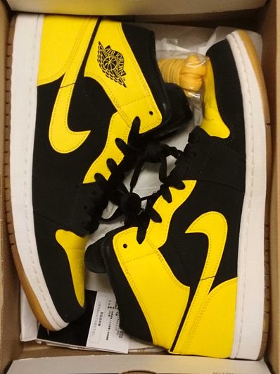 Nike Air Jordan 1 Retro Mid "New Love" (2017)