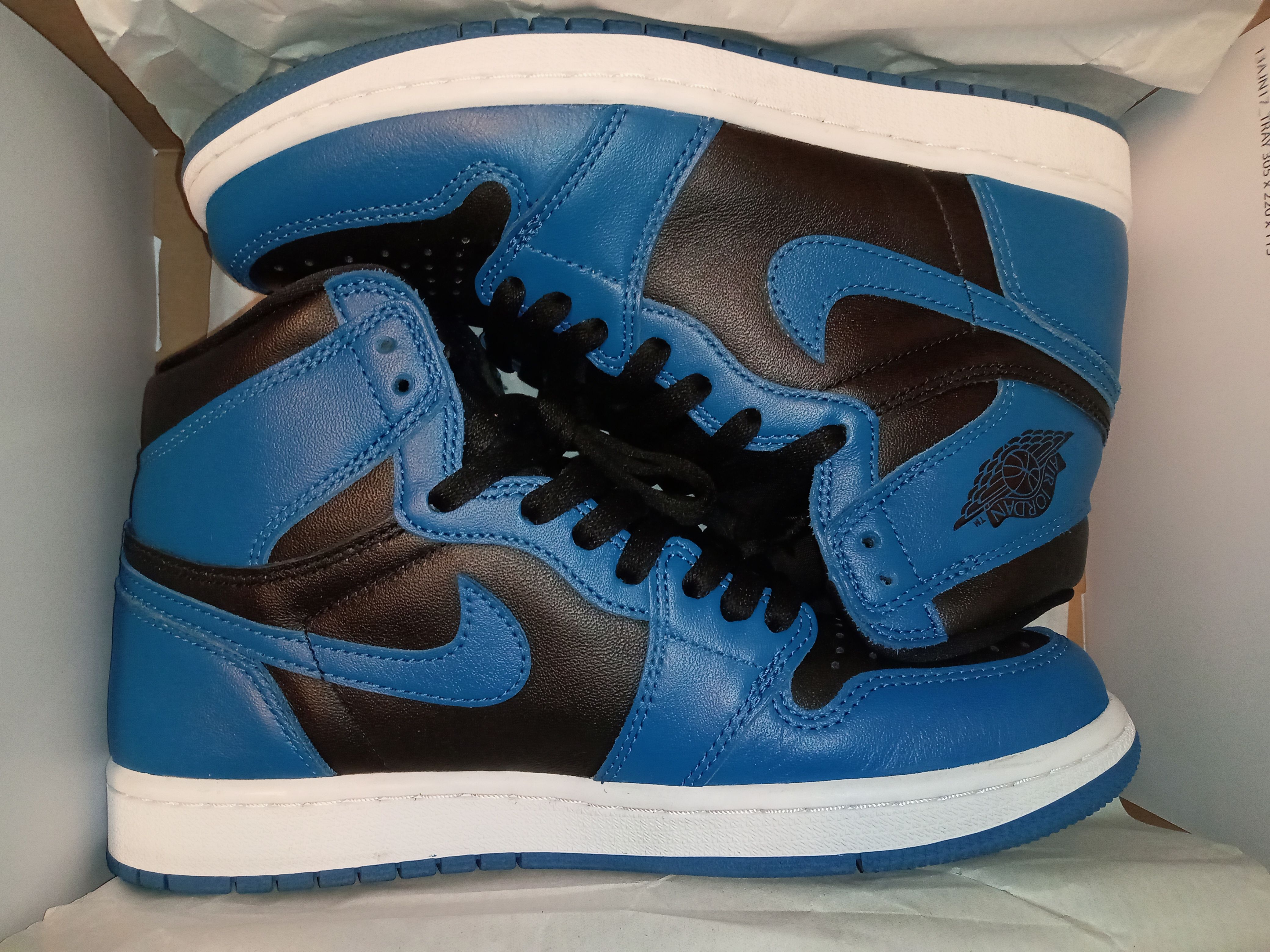 Nike Air Jordan 1 Retro High OG "Dark Marina Blue"