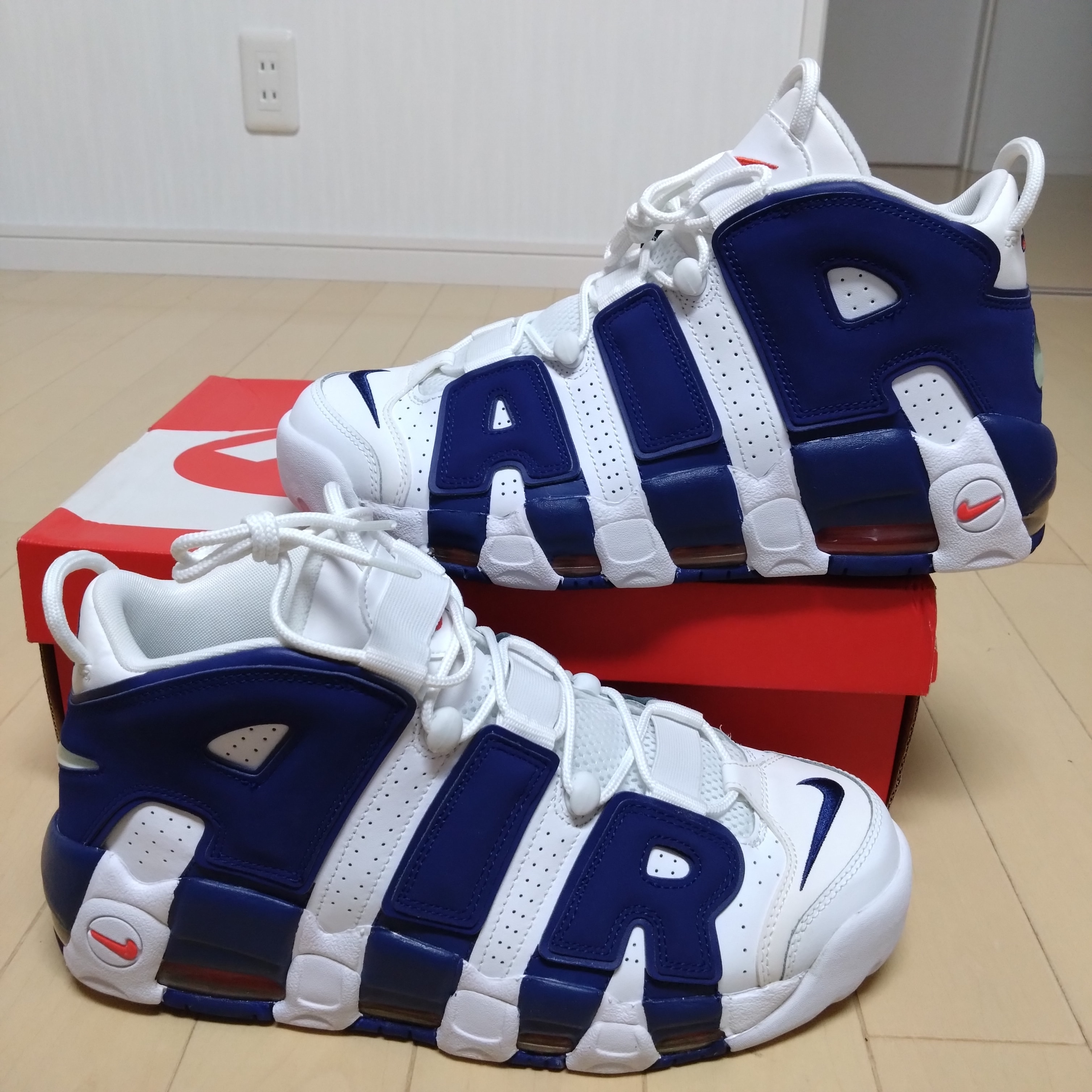 NIKE AIR MORE UPTEMPO 96 "WHITE/DEEP ROYAL BLUE"